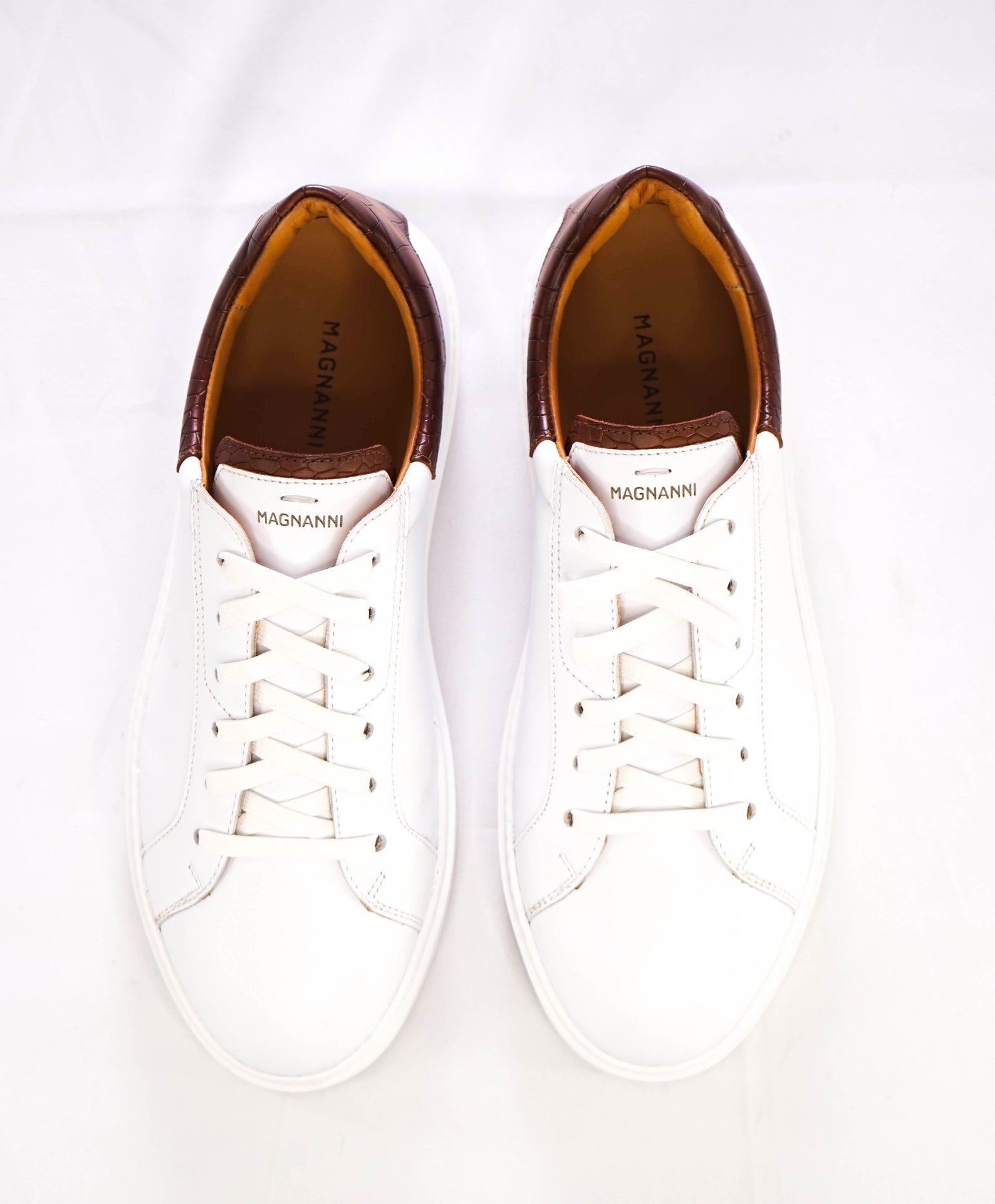 MAGNANNI White Leather Sneakers US 8.5 EU 41.5