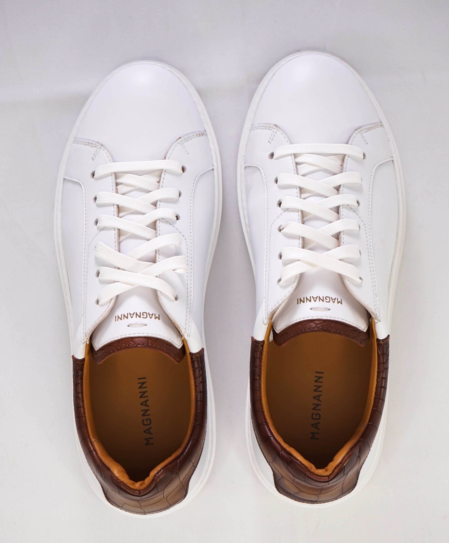 MAGNANNI White Leather Sneakers US 8.5 EU 41.5