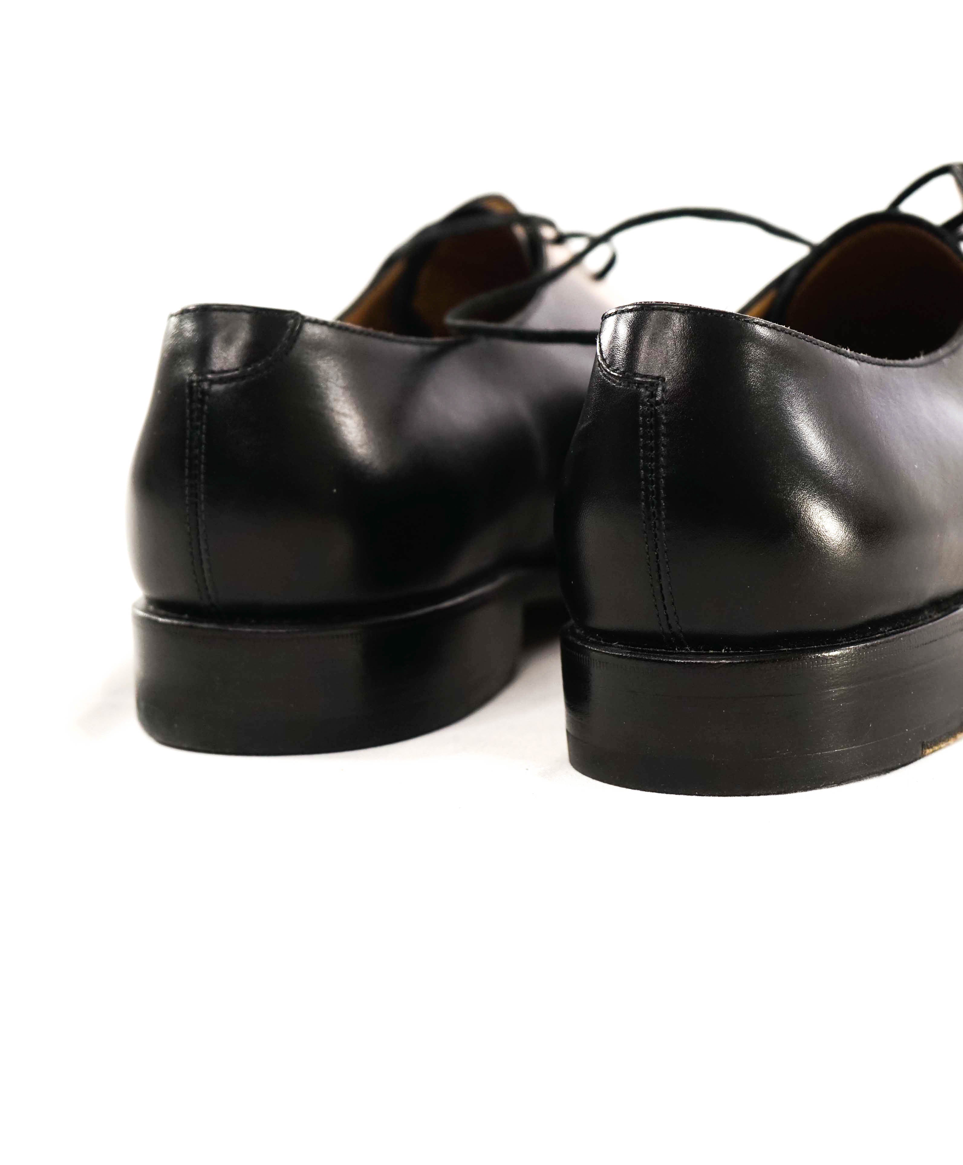 $1,295 SALVATORE FERRAGAMO - "TRAMEZZA NESIO" Black 2-Eylet Oxfords - 7.5 EE