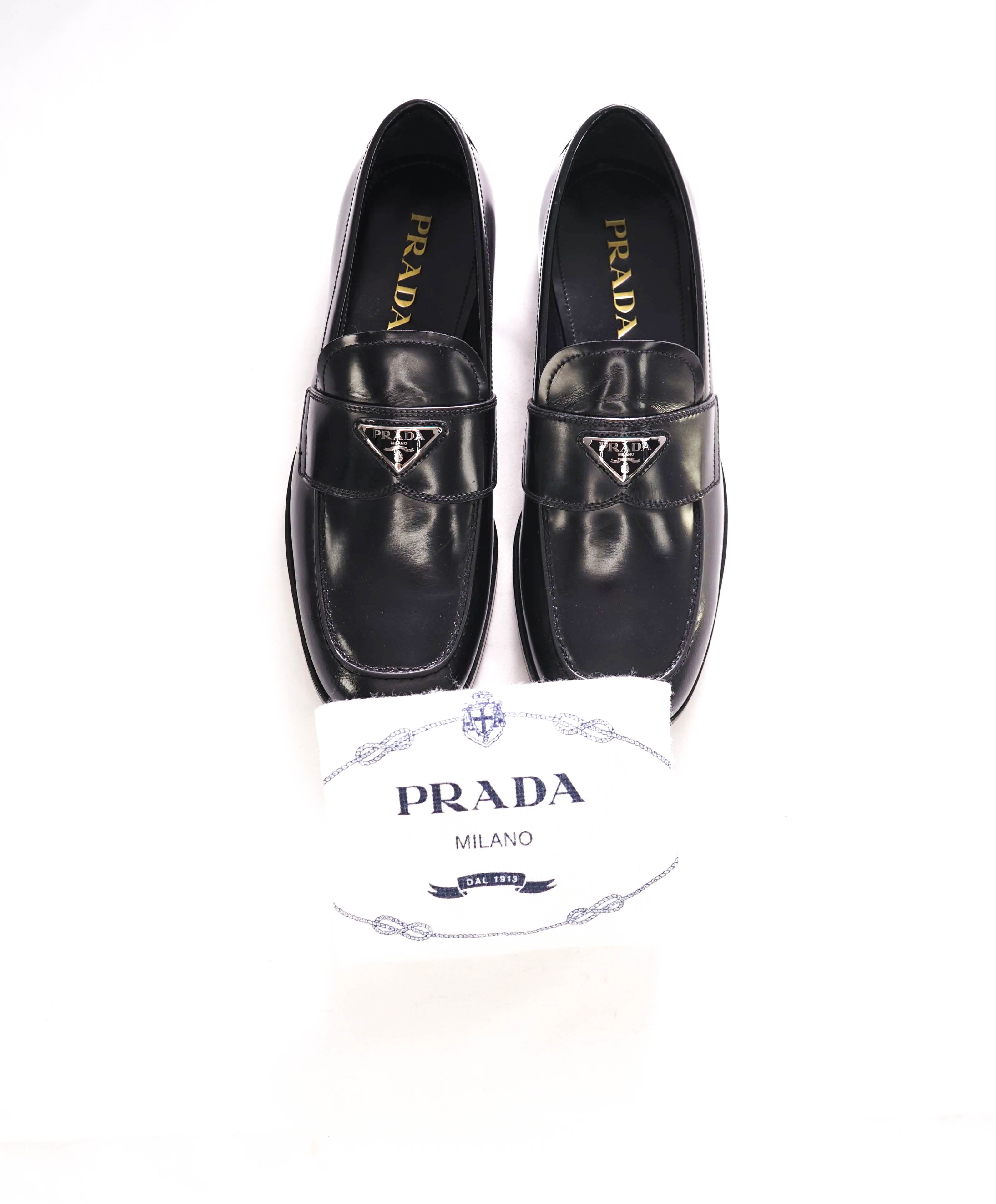 $1,150 PRADA - Black Leather LOGO Plaque Penny Loafers - 8.5 US (7.5 Prada)