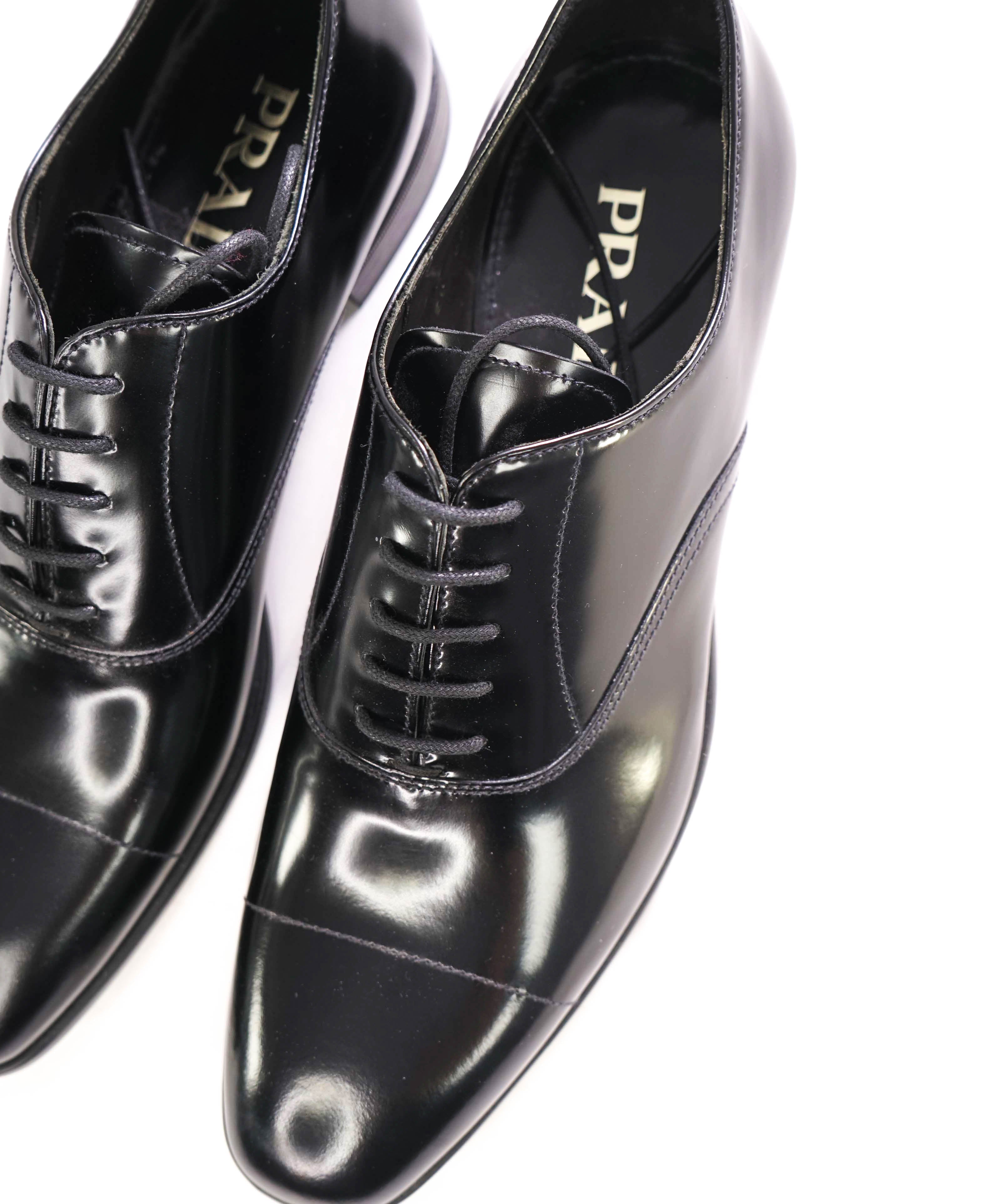 $980 PRADA - Leather Cap Toe Spazzolato Oxfords W Logo Inset Heel - 7US