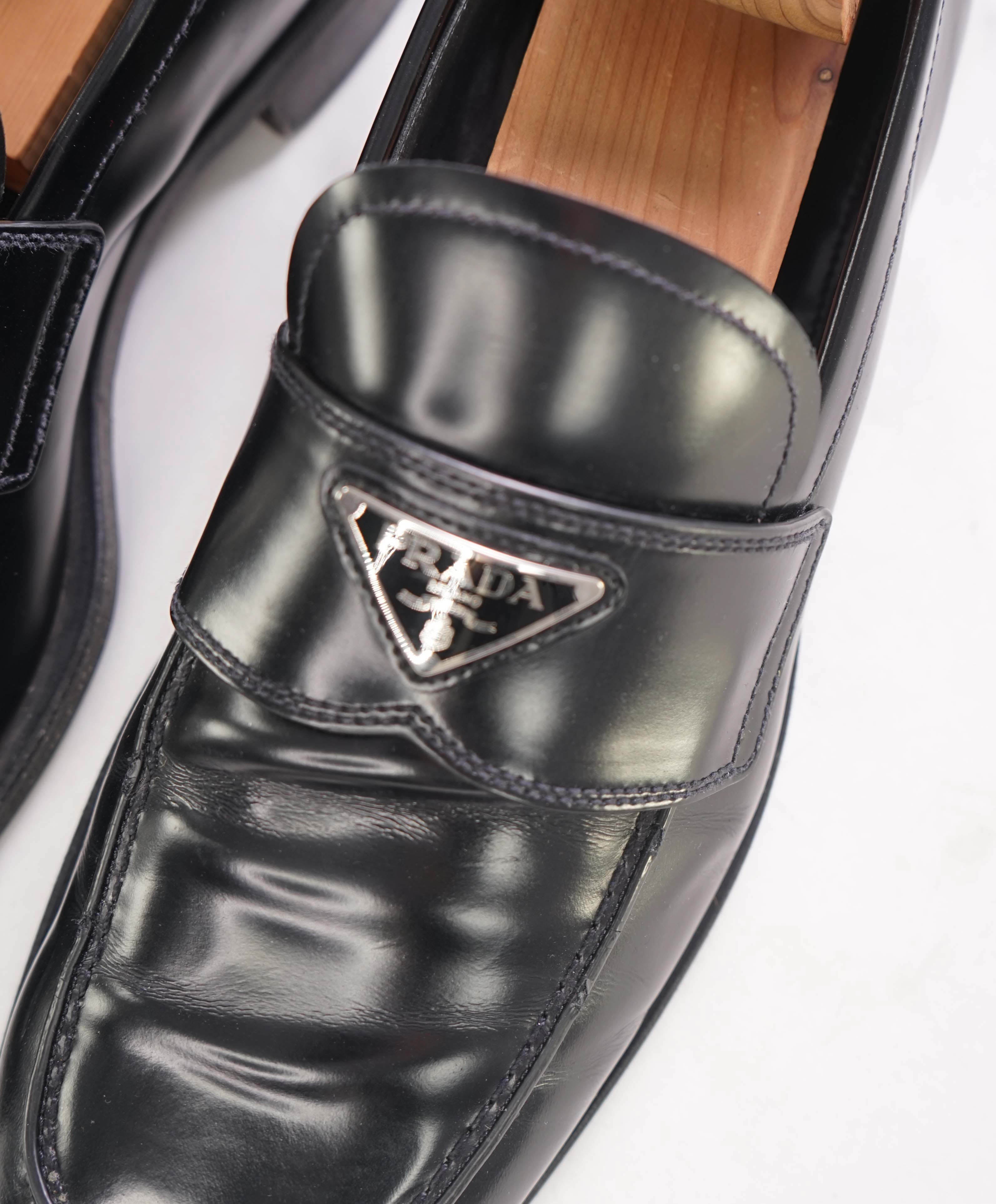 $1,150 PRADA - Black Leather LOGO Plaque Square Toe Loafers W Trees - 11 US (10 Prada)