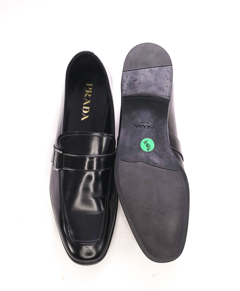 $950 PRADA - Black Spazzolato Leather Logo Bit Loafers - 10.5US (9.5 Prada)