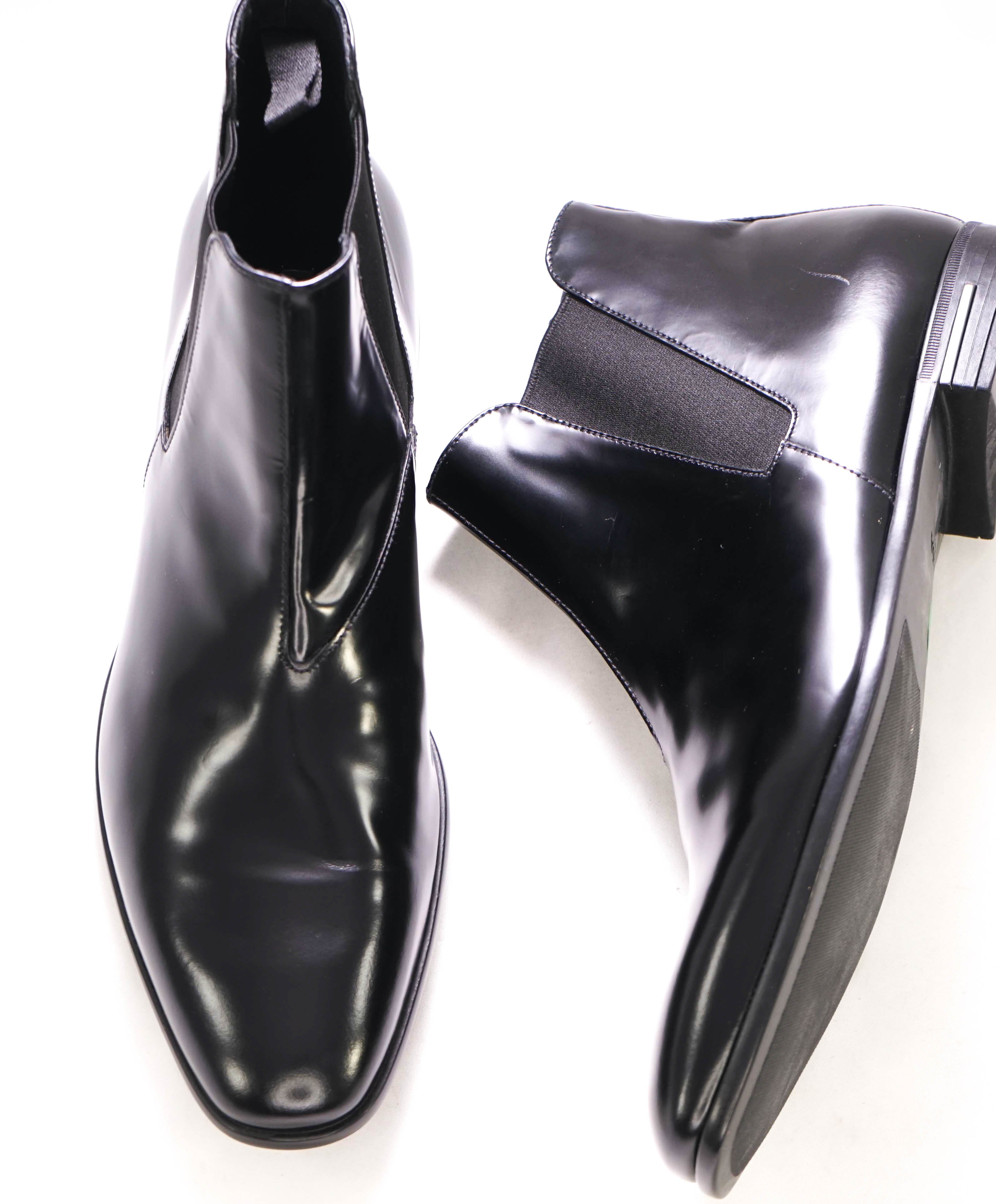 $1,220 PRADA - Black LOGO ENGRAVED Chelsea Boot - 10US (9)