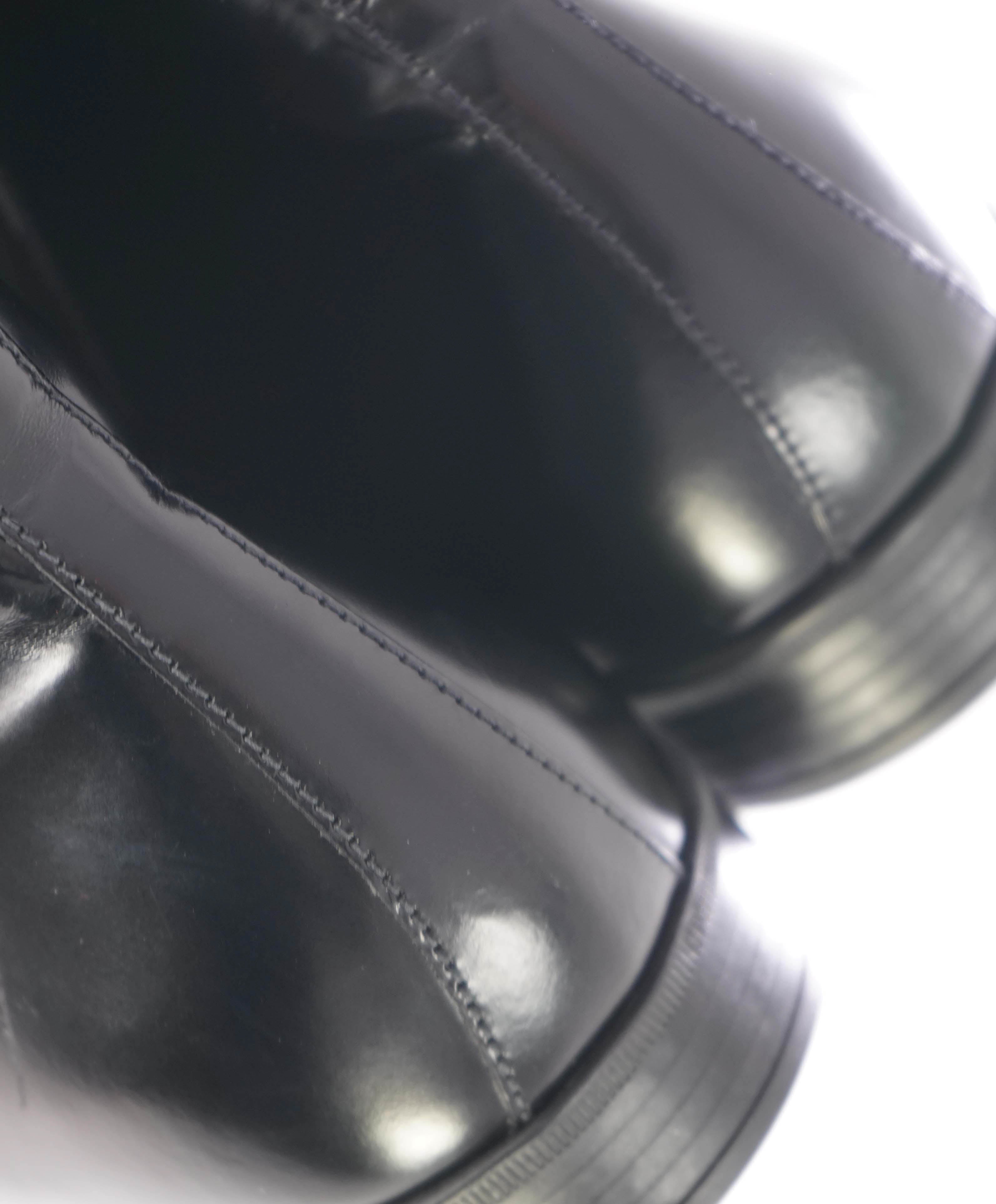 $1,220 PRADA - Black LOGO ENGRAVED Chelsea Boot - 10US (9)