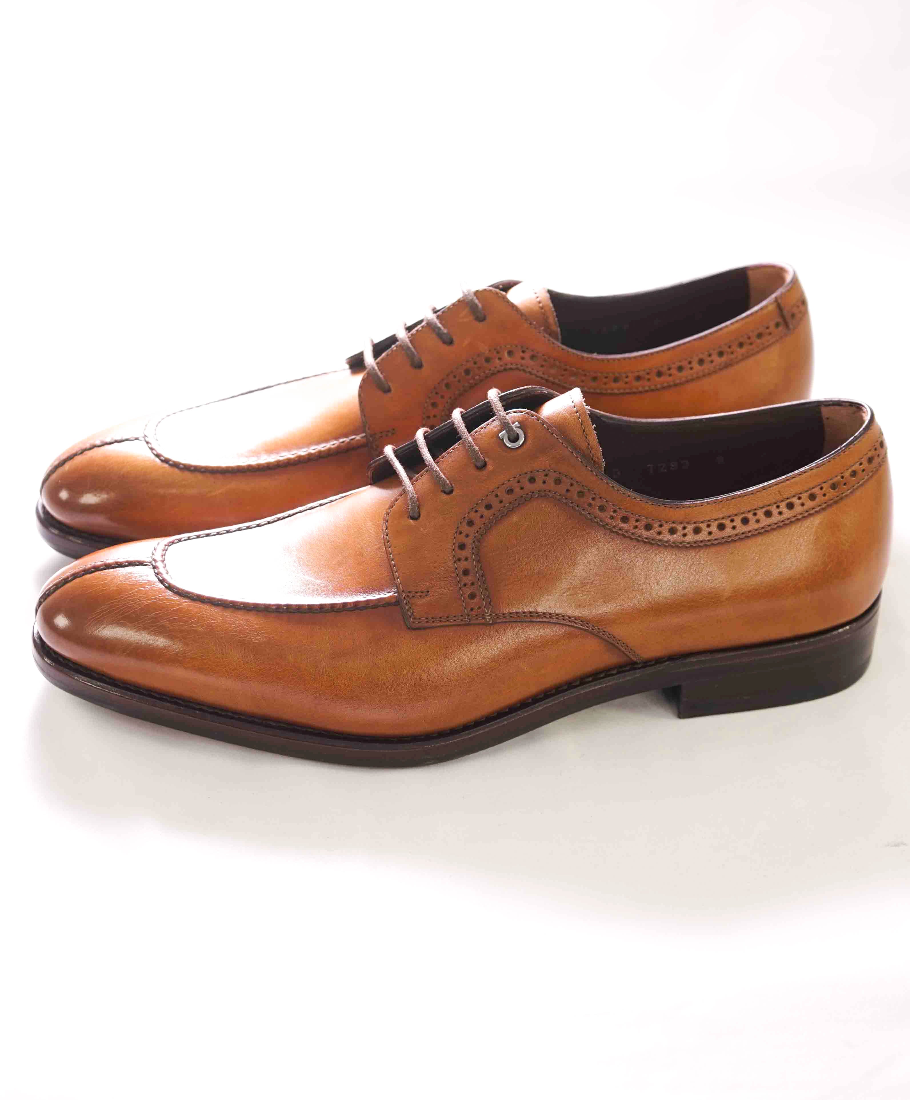 $1,495 SALVATORE FERRAGAMO - "TRAMEZZA TULLIO" Ambre Oxford - 8 D