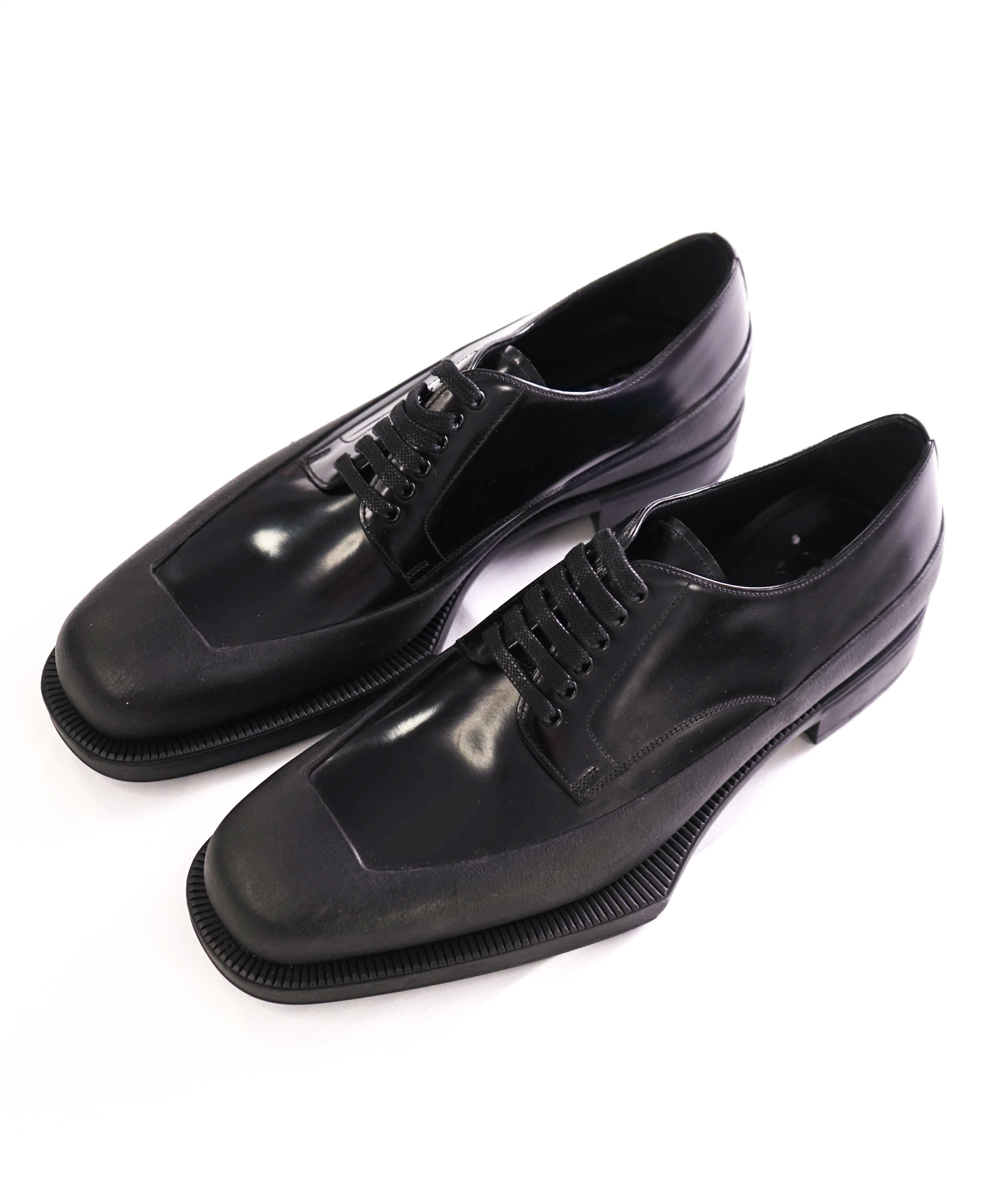 $1,320 PRADA - Black Leather Mixed-Media Lug Sole Oxfords - 9 US (8 Prada)