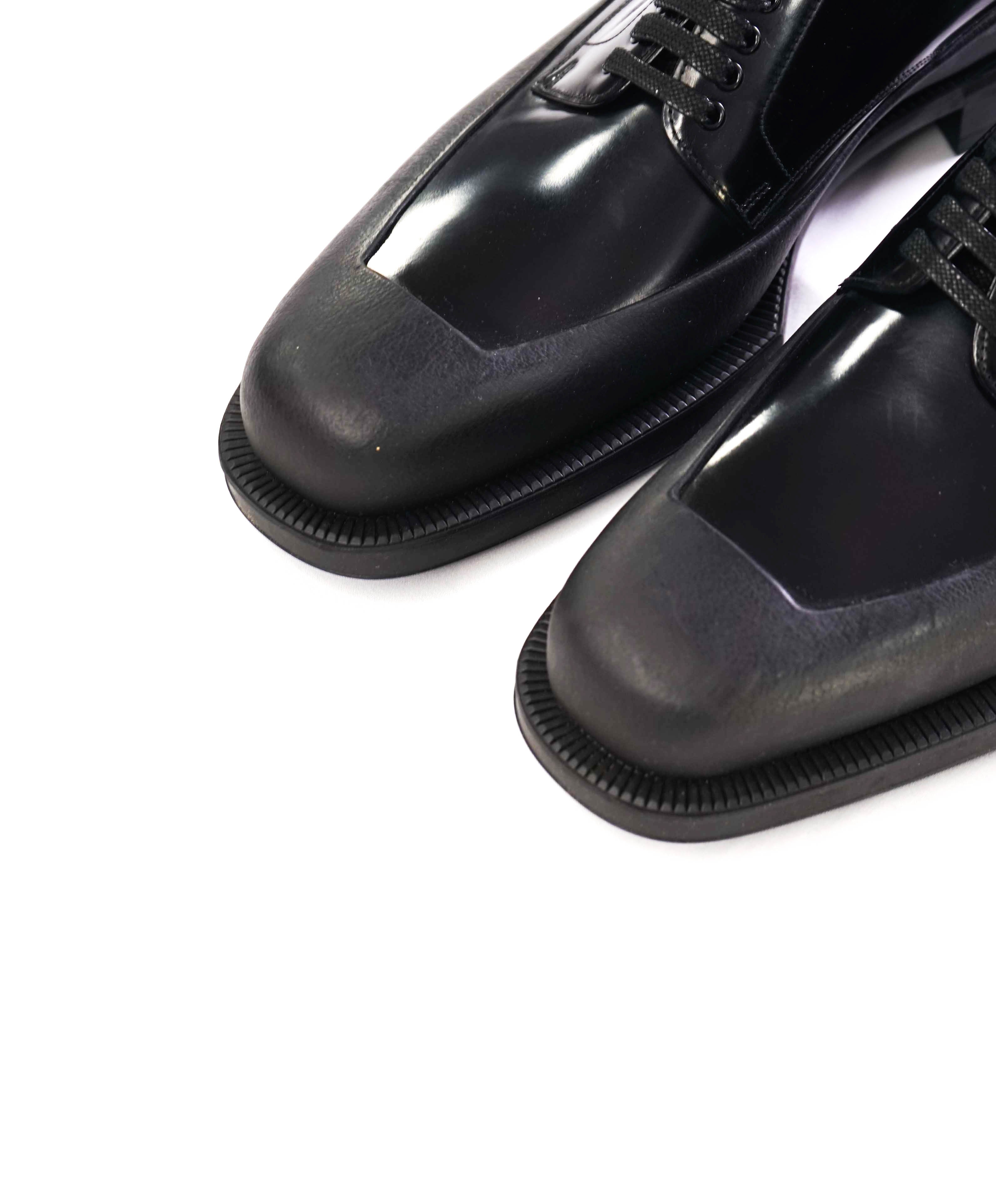 $1,320 PRADA - Black Leather Mixed-Media Lug Sole Oxfords - 9 US (8 Prada)