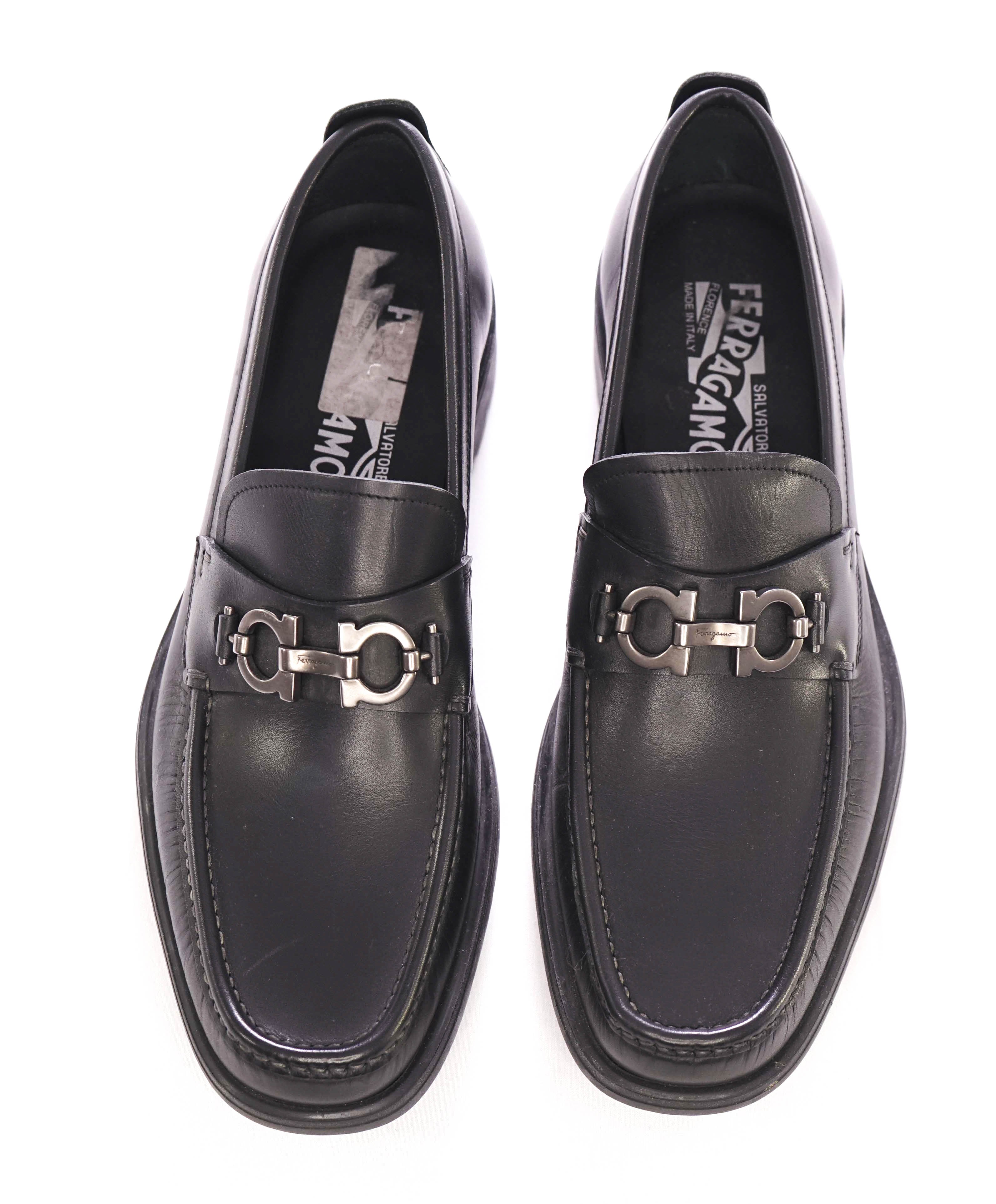 SALVATORE FERRAGAMO - "DAVID" Black Lug Sole Gancini Loafer - 9 D US