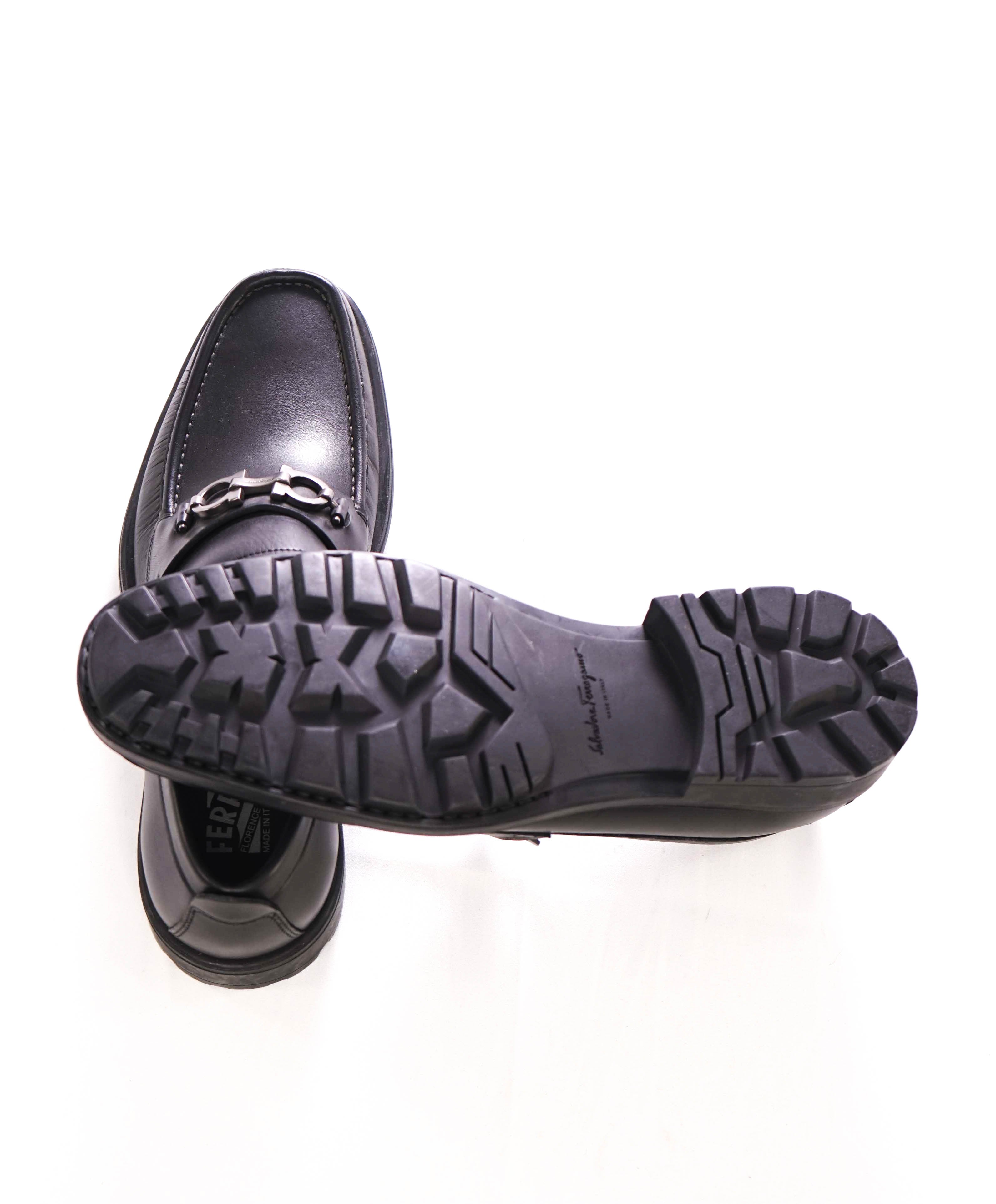 SALVATORE FERRAGAMO - "DAVID" Black Lug Sole Gancini Loafer - 9 D US