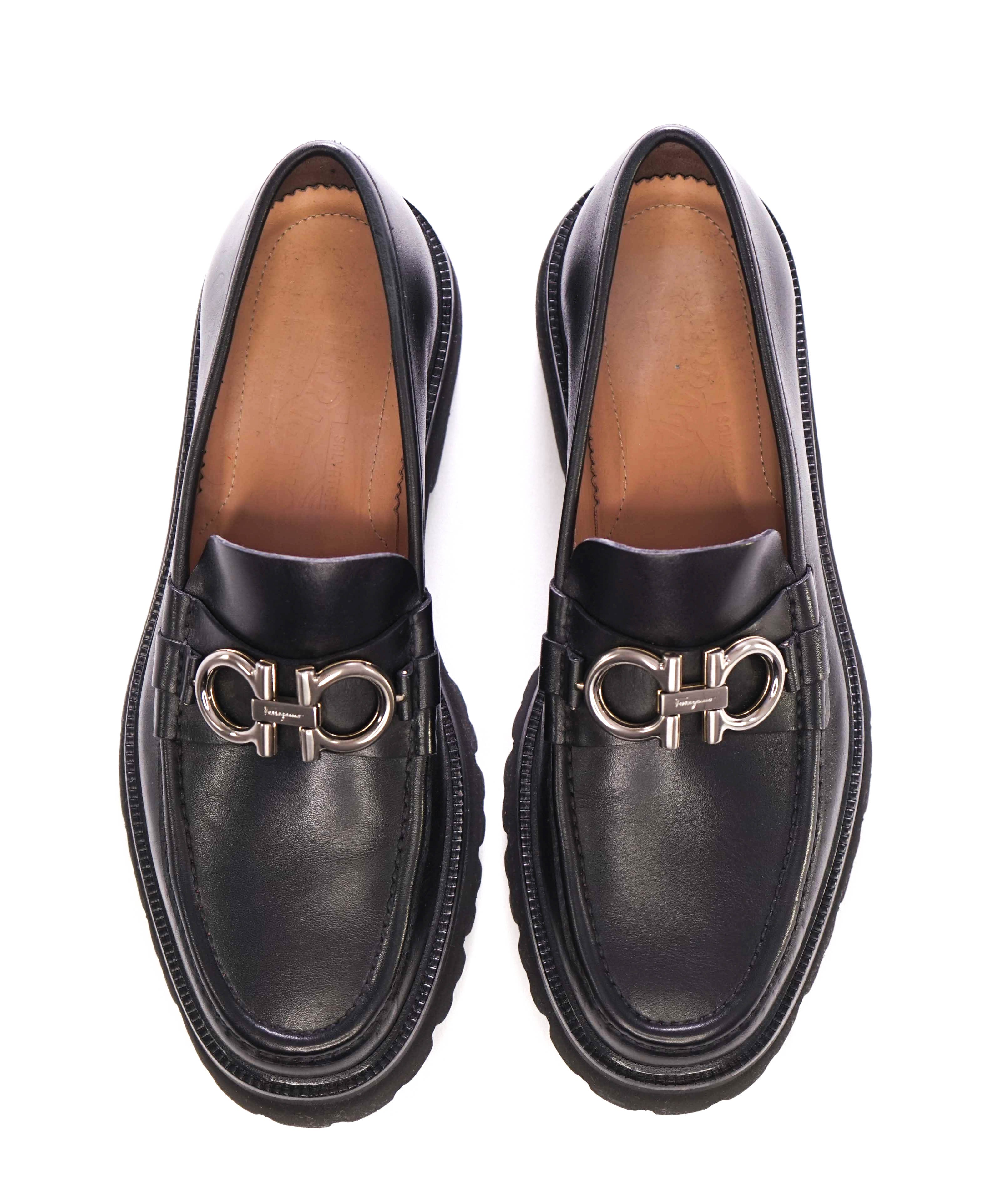 $930 SALVATORE FERRAGAMO - *BLEEKER* Black Solid Lug Sole Loafer - 7.5 E