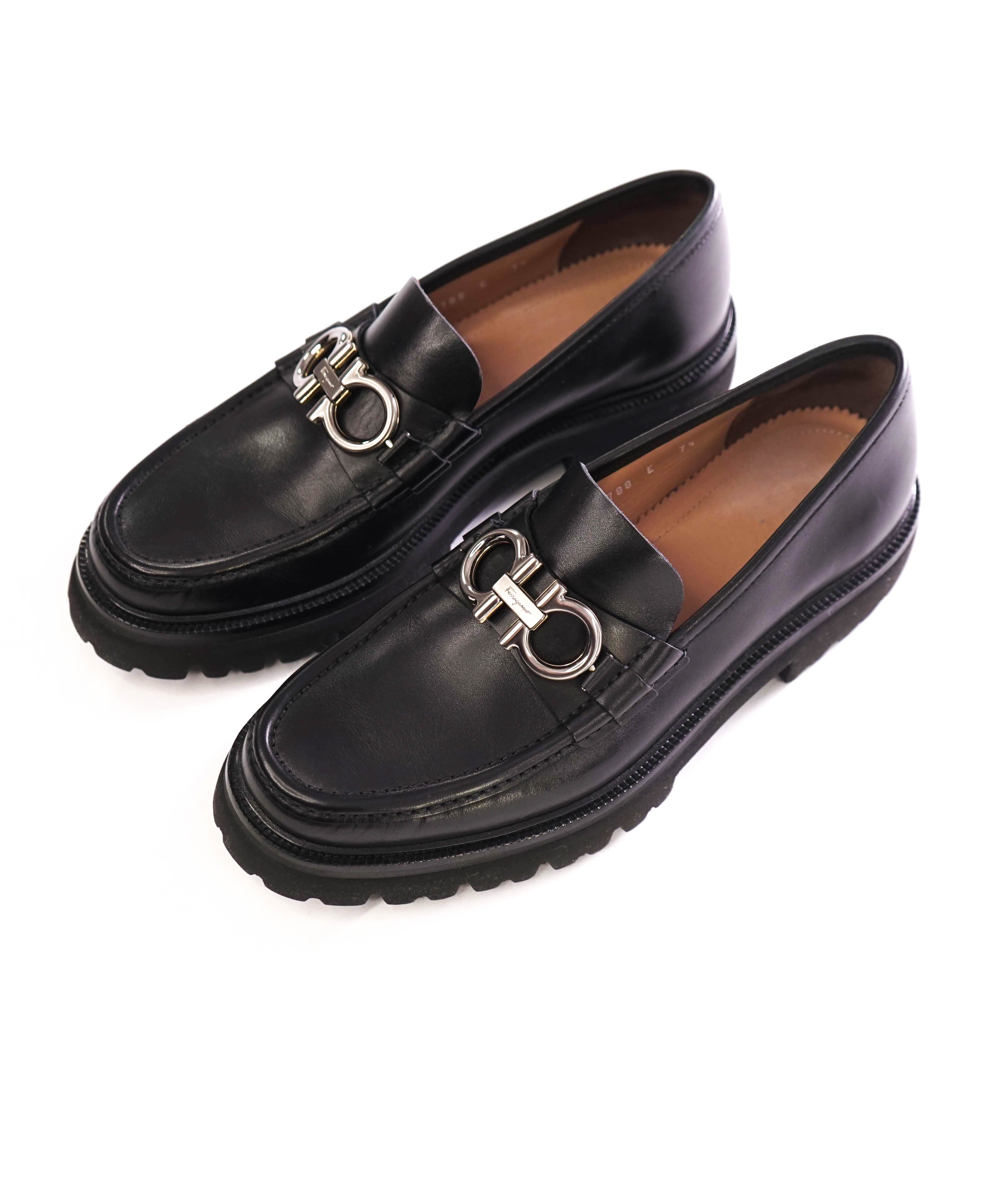 $930 SALVATORE FERRAGAMO - *BLEEKER* Black Solid Lug Sole Loafer - 7.5 E