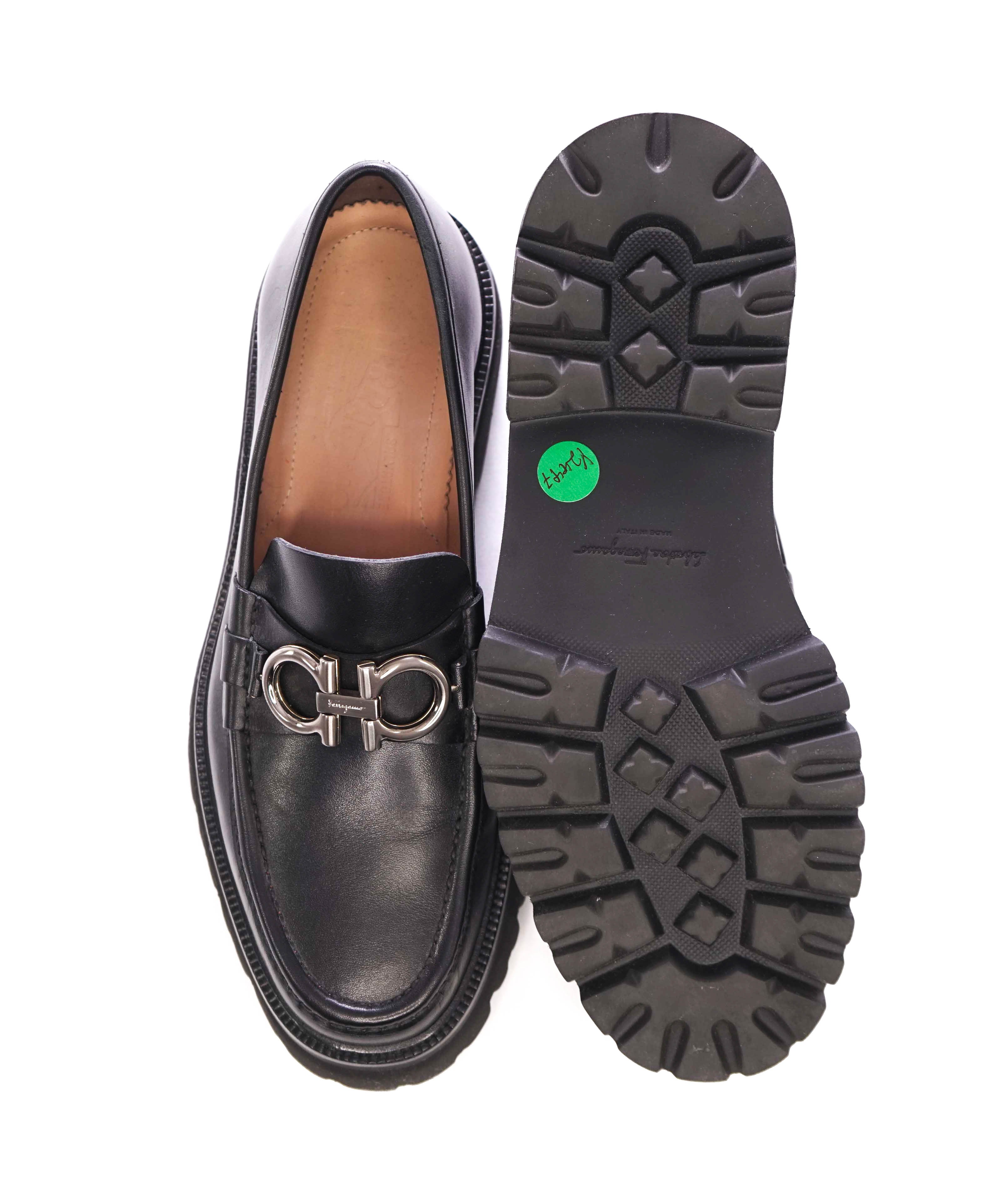 $930 SALVATORE FERRAGAMO - *BLEEKER* Black Solid Lug Sole Loafer - 7.5 E