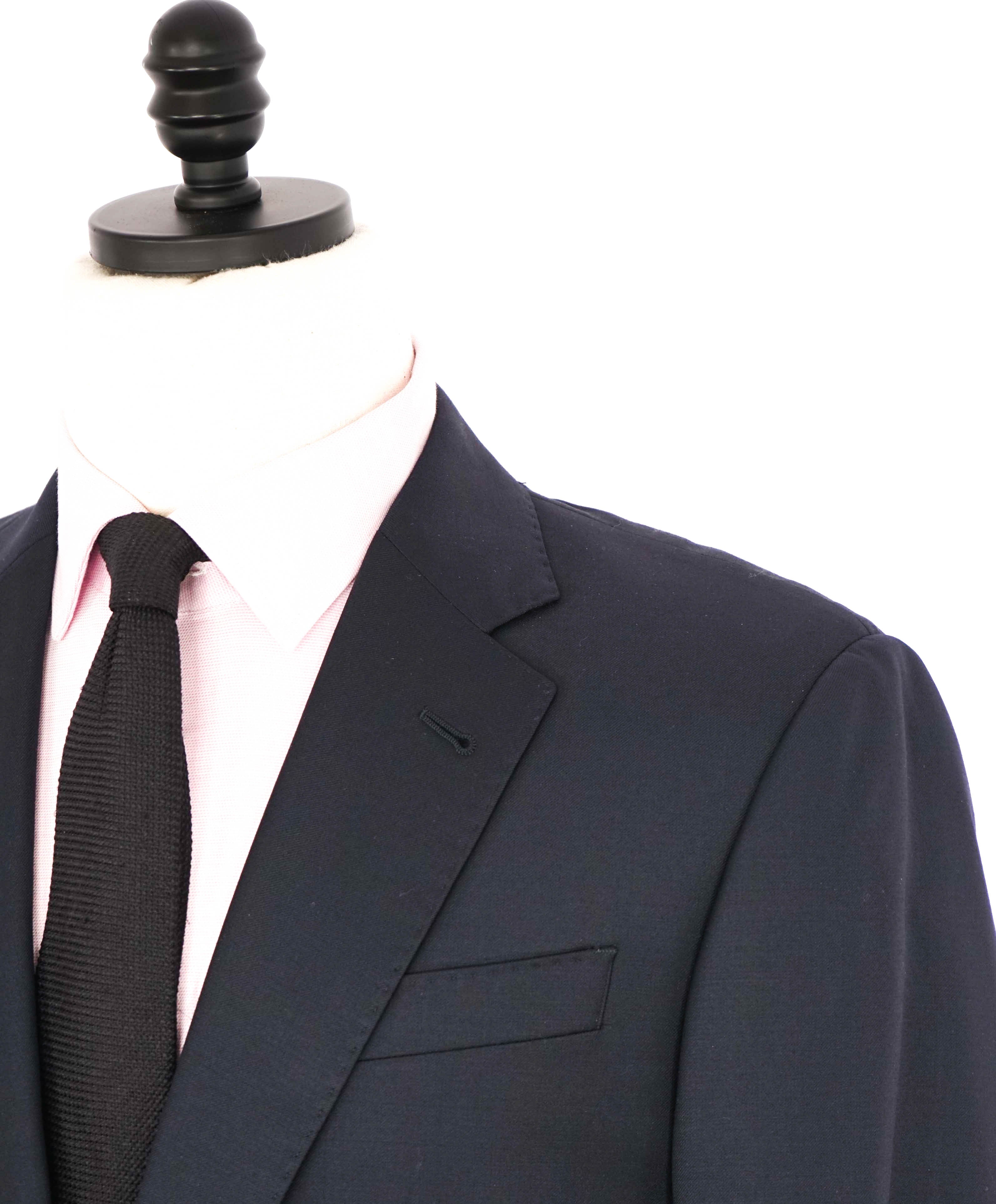 $1,895 ARMANI COLLEZIONI - "G Line" Modern Navy Notch Lapel Suit - 40R