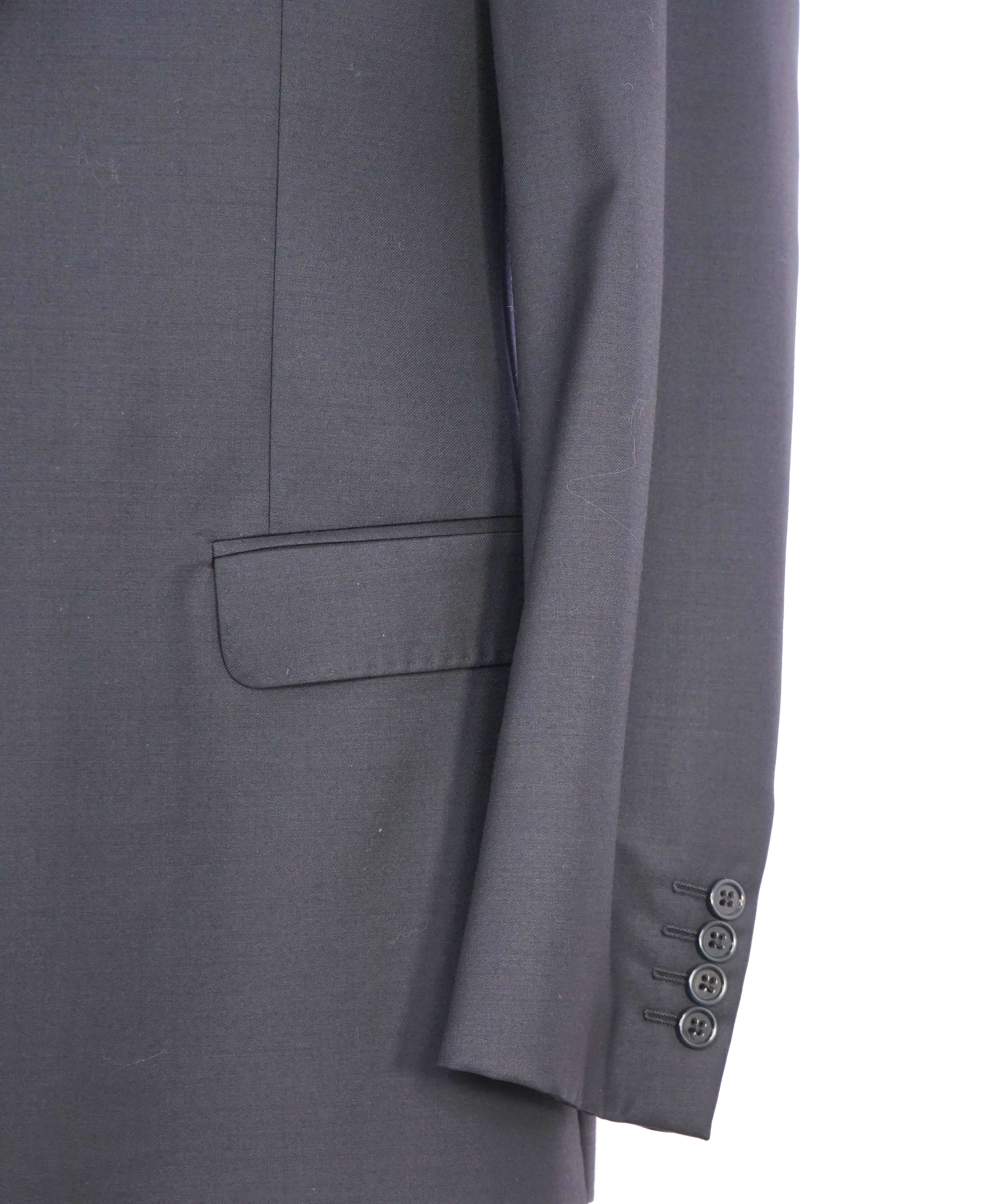 $1,895 ARMANI COLLEZIONI - "G Line" Modern Navy Notch Lapel Suit - 40R