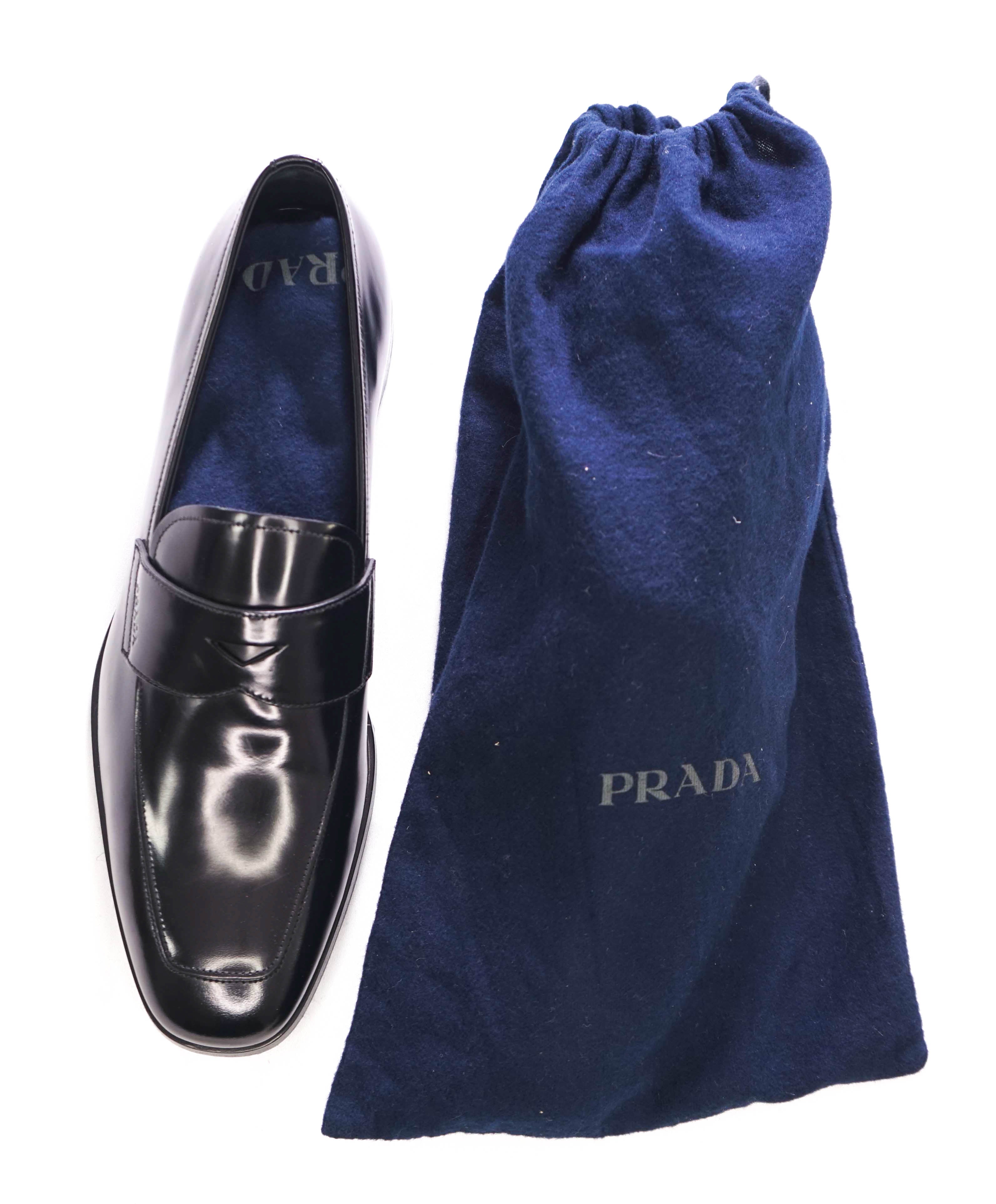 $950 PRADA - Black Leather LOGO Loafers - 9.5 US (8.5 Prada)