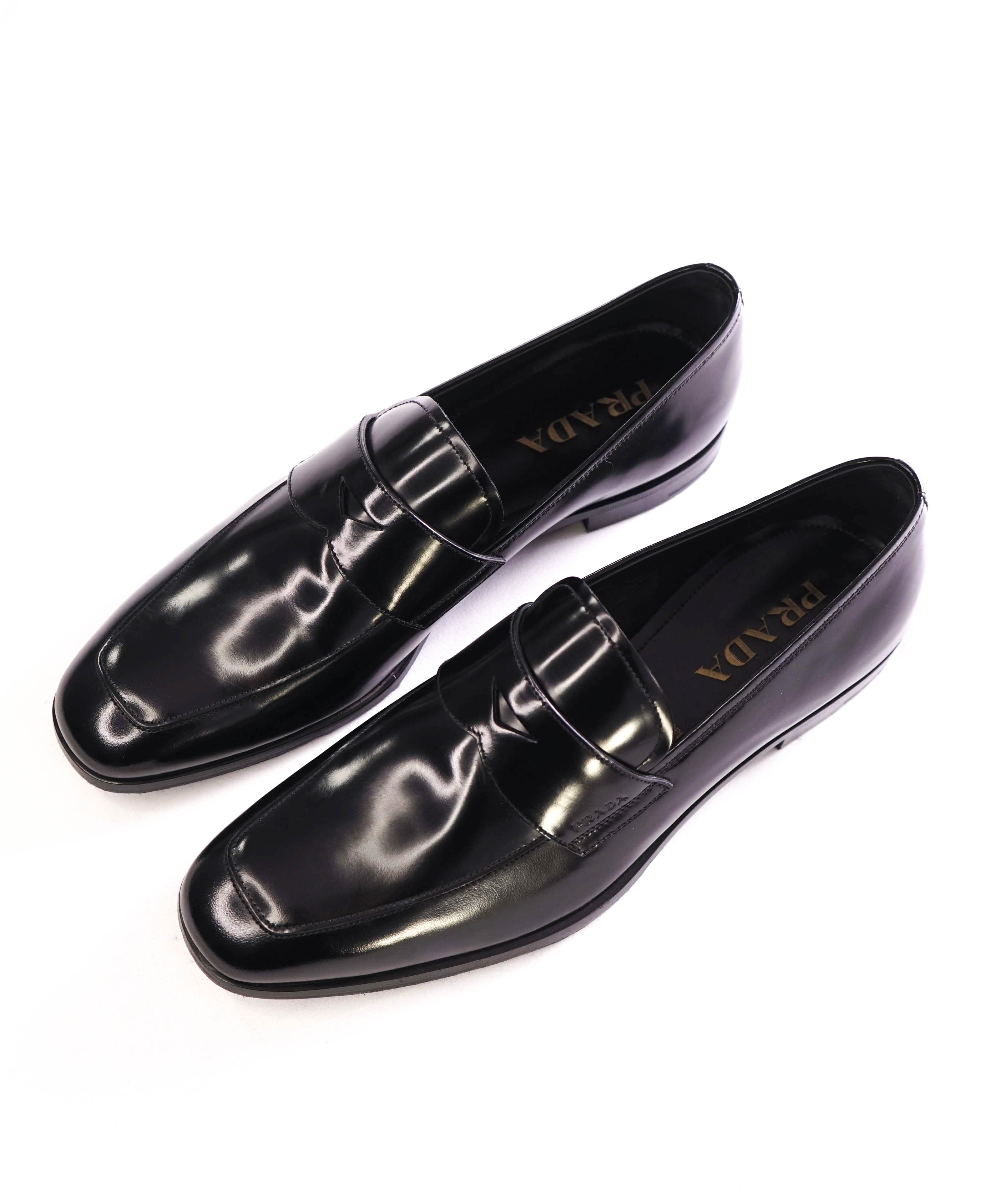 $950 PRADA - Black Leather LOGO Loafers - 9.5 US (8.5 Prada)