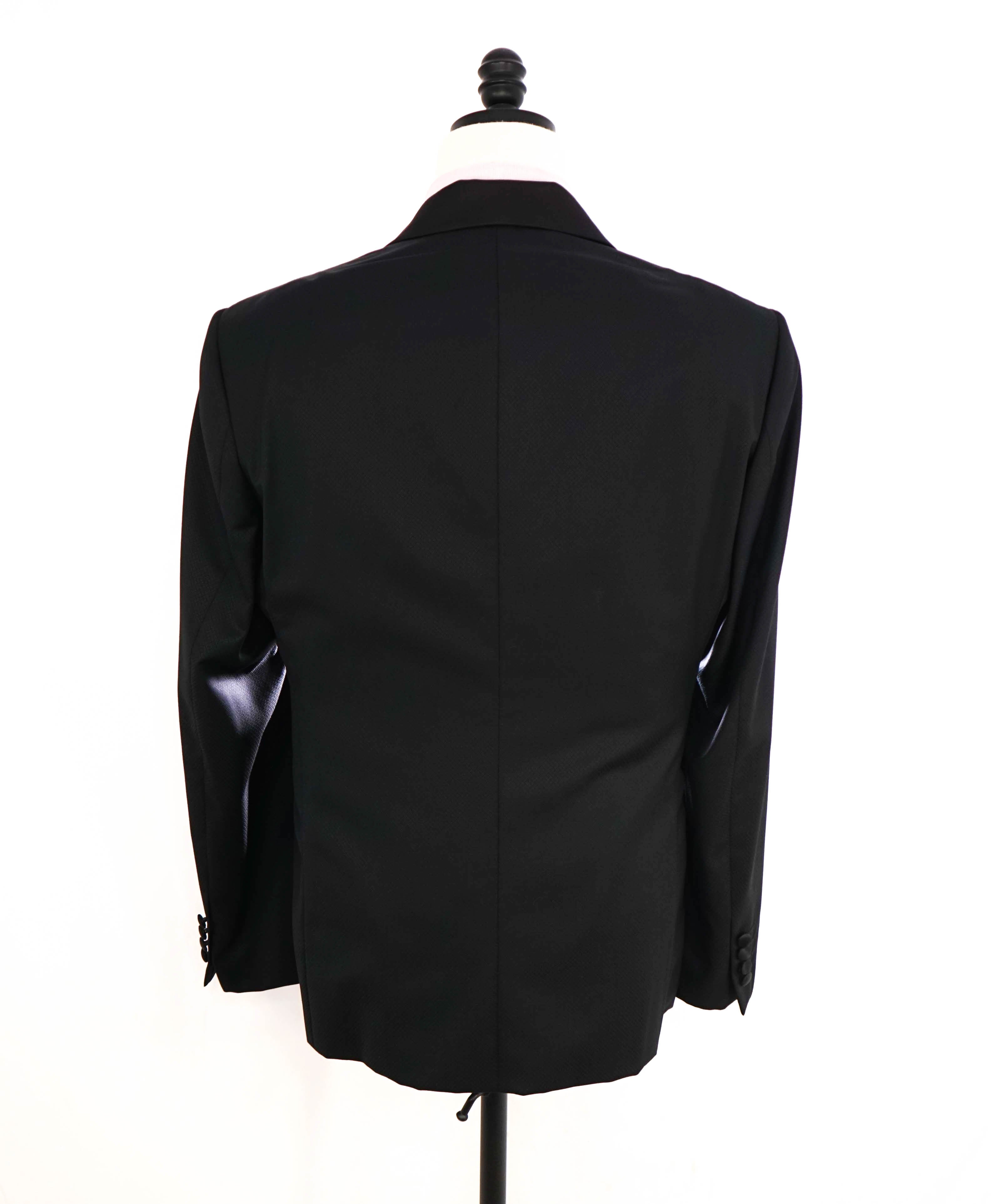 $2,295 ARMANI COLLEZIONI - “M LINE” Textured  SHAWL COLLAR Tuxedo Suit - 46R