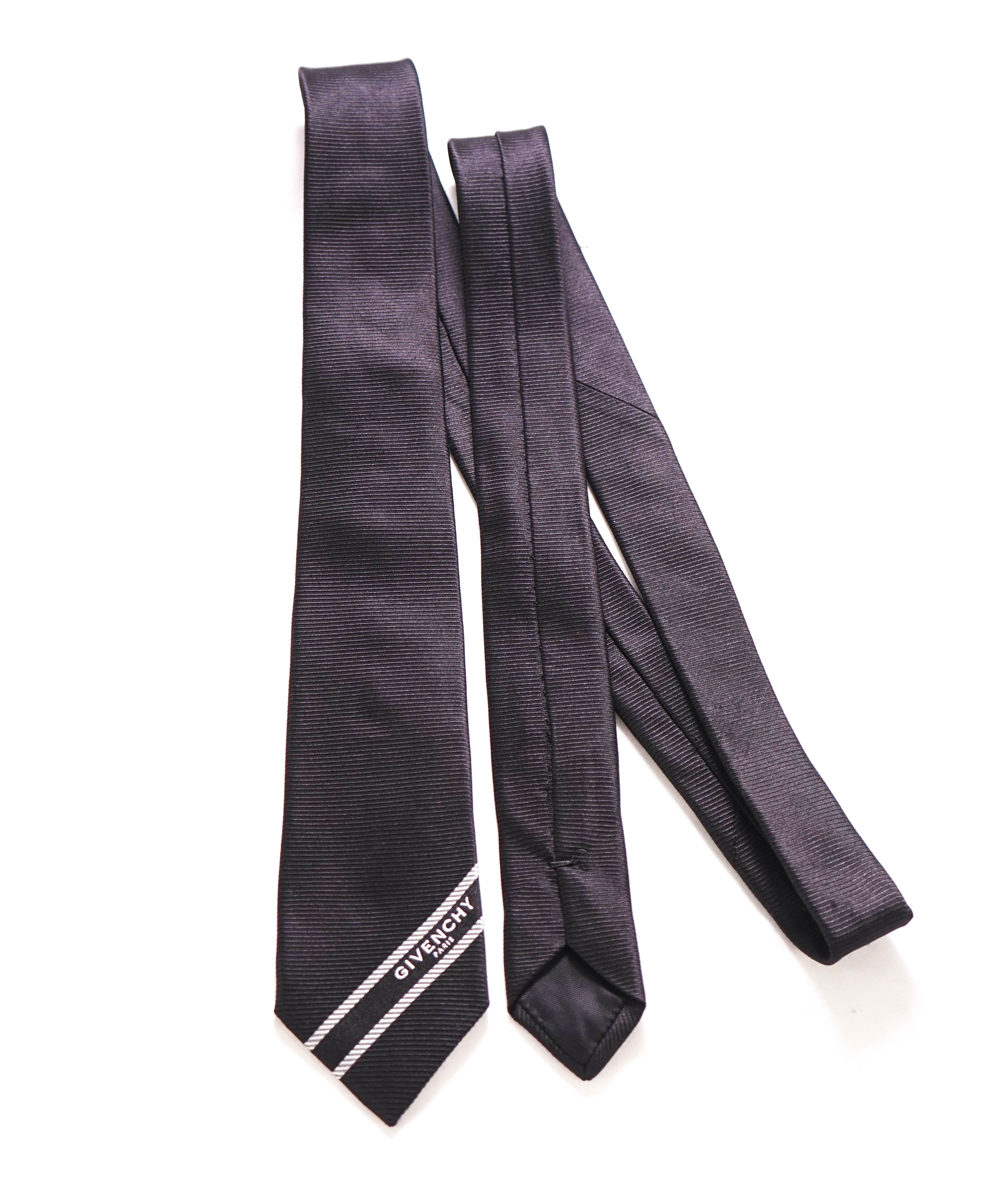 $185 GIVENCHY - Black Textured Silk LOGO Tipped 2.75" - Tie