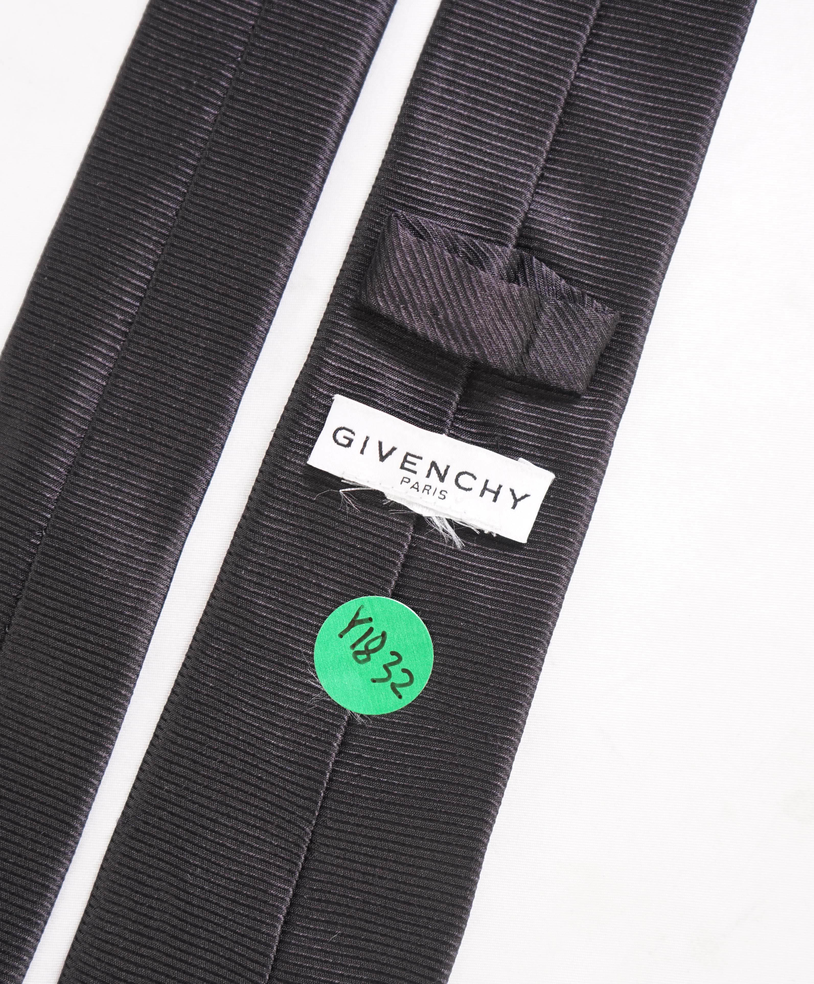 $185 GIVENCHY - Black Textured Silk LOGO Tipped 2.75" - Tie