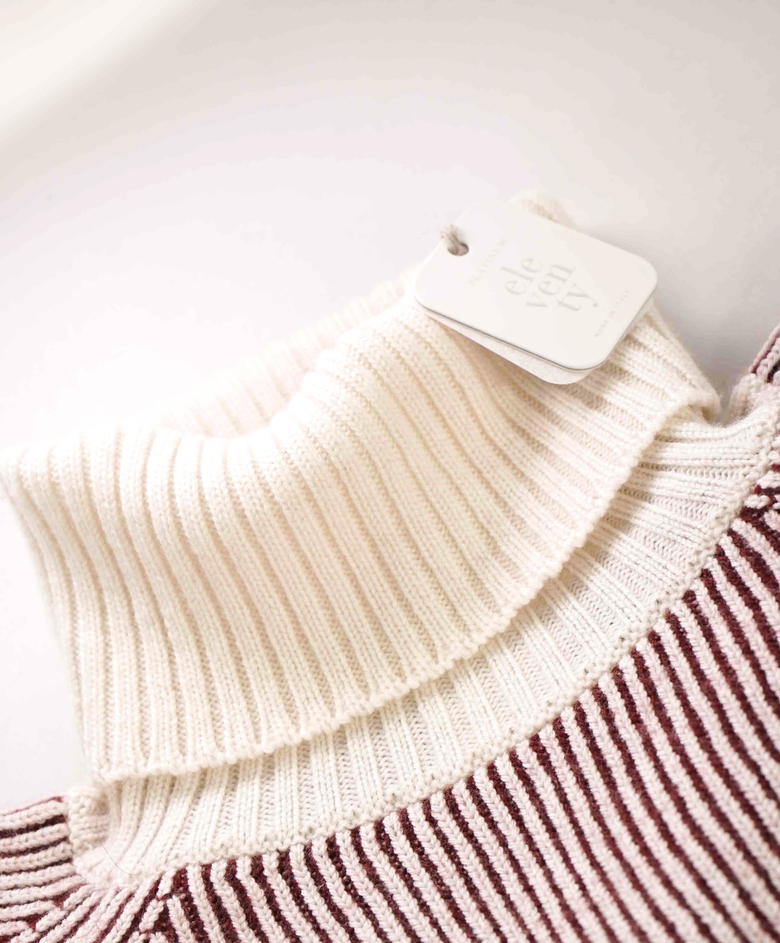 $745 ELEVENTY - Ivory & Burgundy Ribbed *PLATINUM* Wool Turtleneck Sweater - M