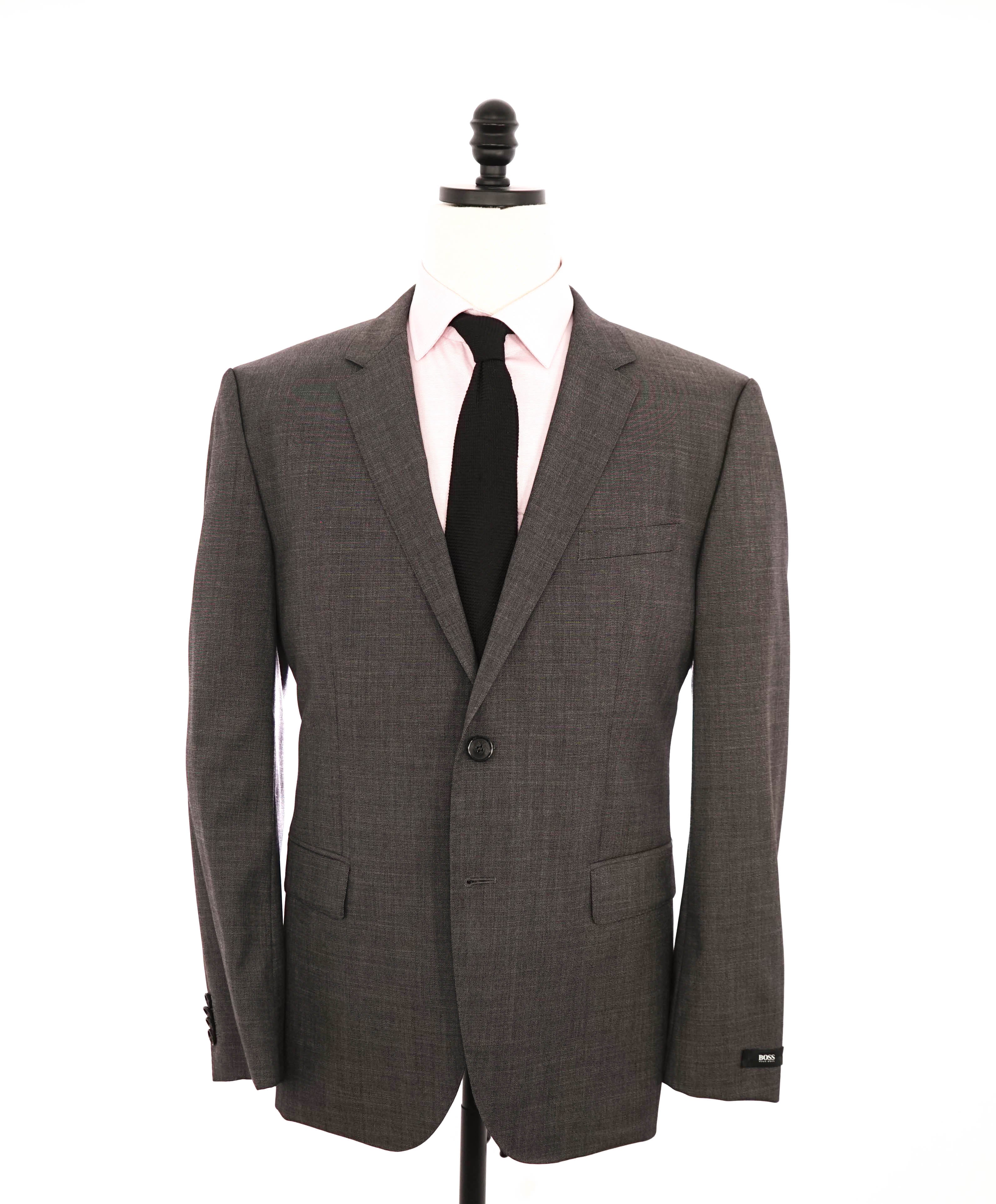 HUGO BOSS - Gray Textured ”Travel / Crease Resist" Suit W Horn Buttons - 42S