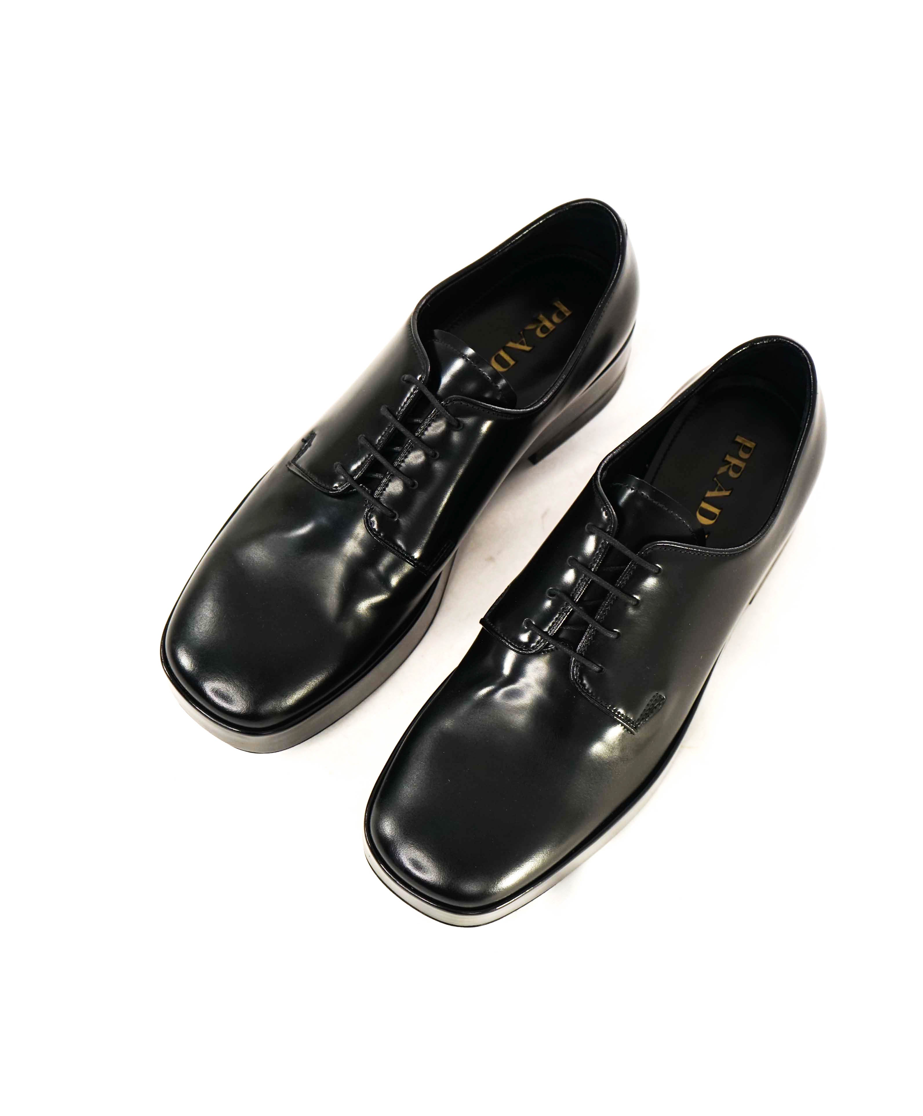 $1,170 PRADA - Black Brushed Leather PLATFORM Oxfords - 9 US (8 Prada)