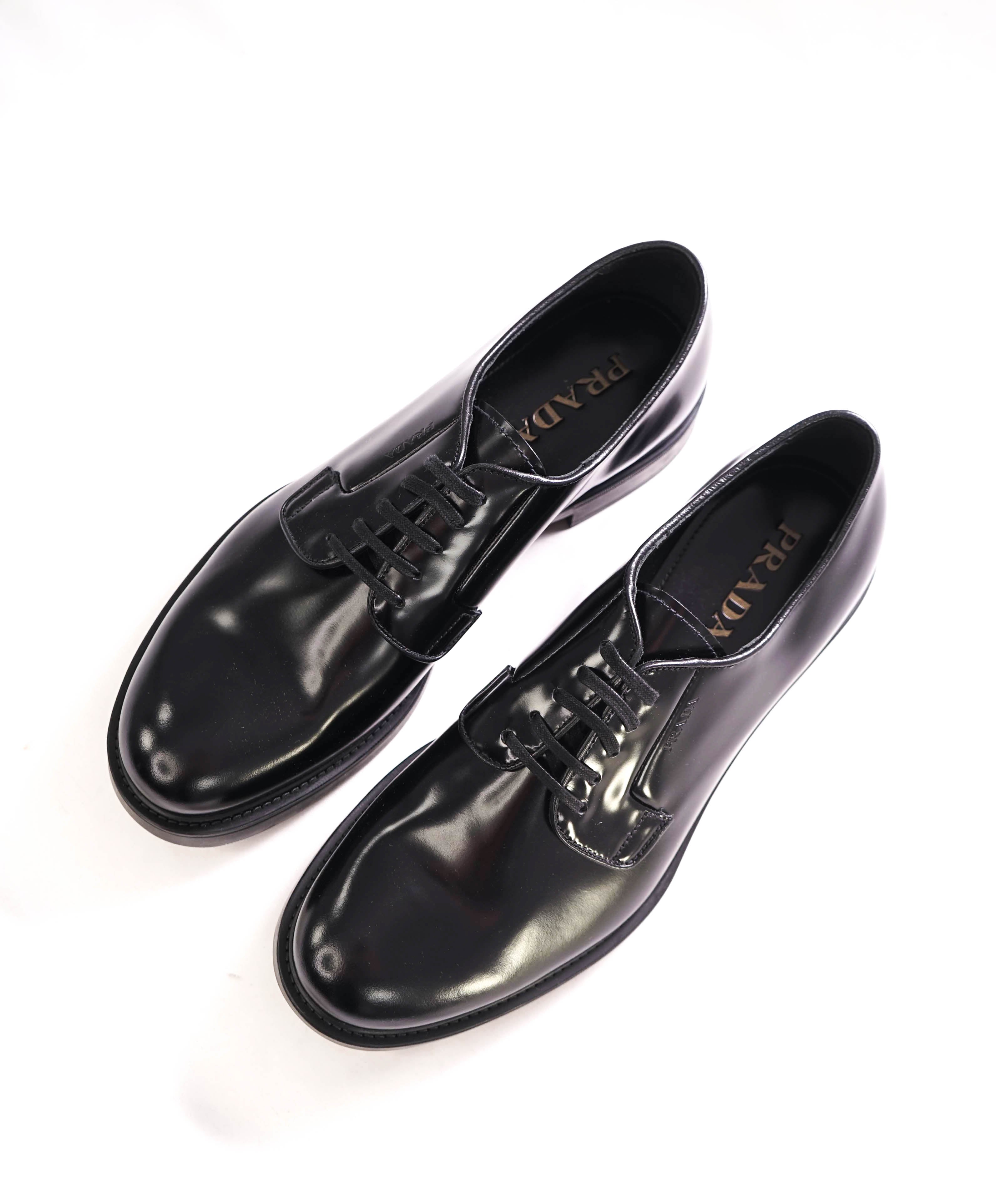 $1,150 PRADA - Black Brushed Polished Leather Derby Lace-Ups - 10 US (9 Prada)