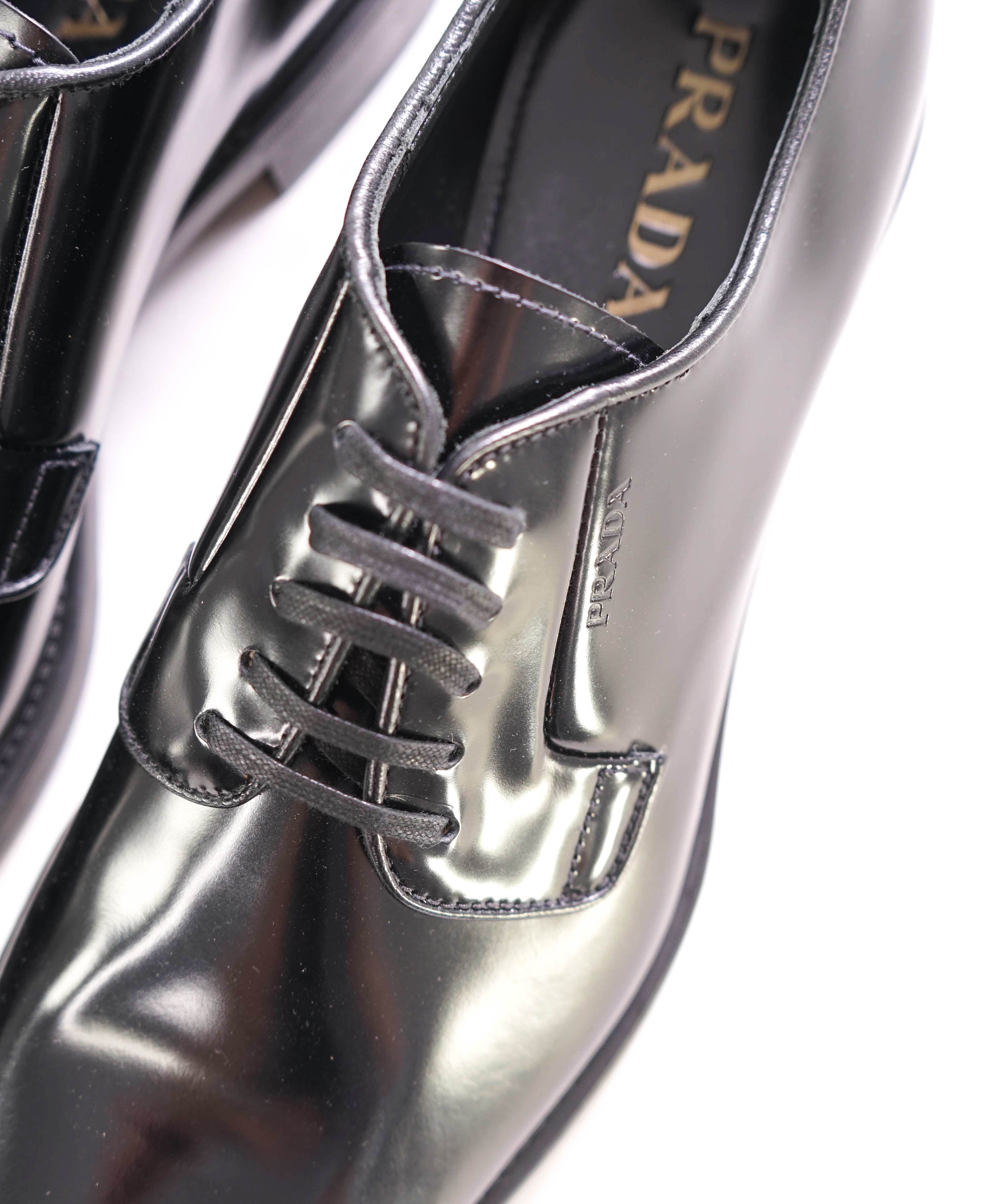 $1,150 PRADA - Black Brushed Polished Leather Derby Lace-Ups - 10 US (9 Prada)