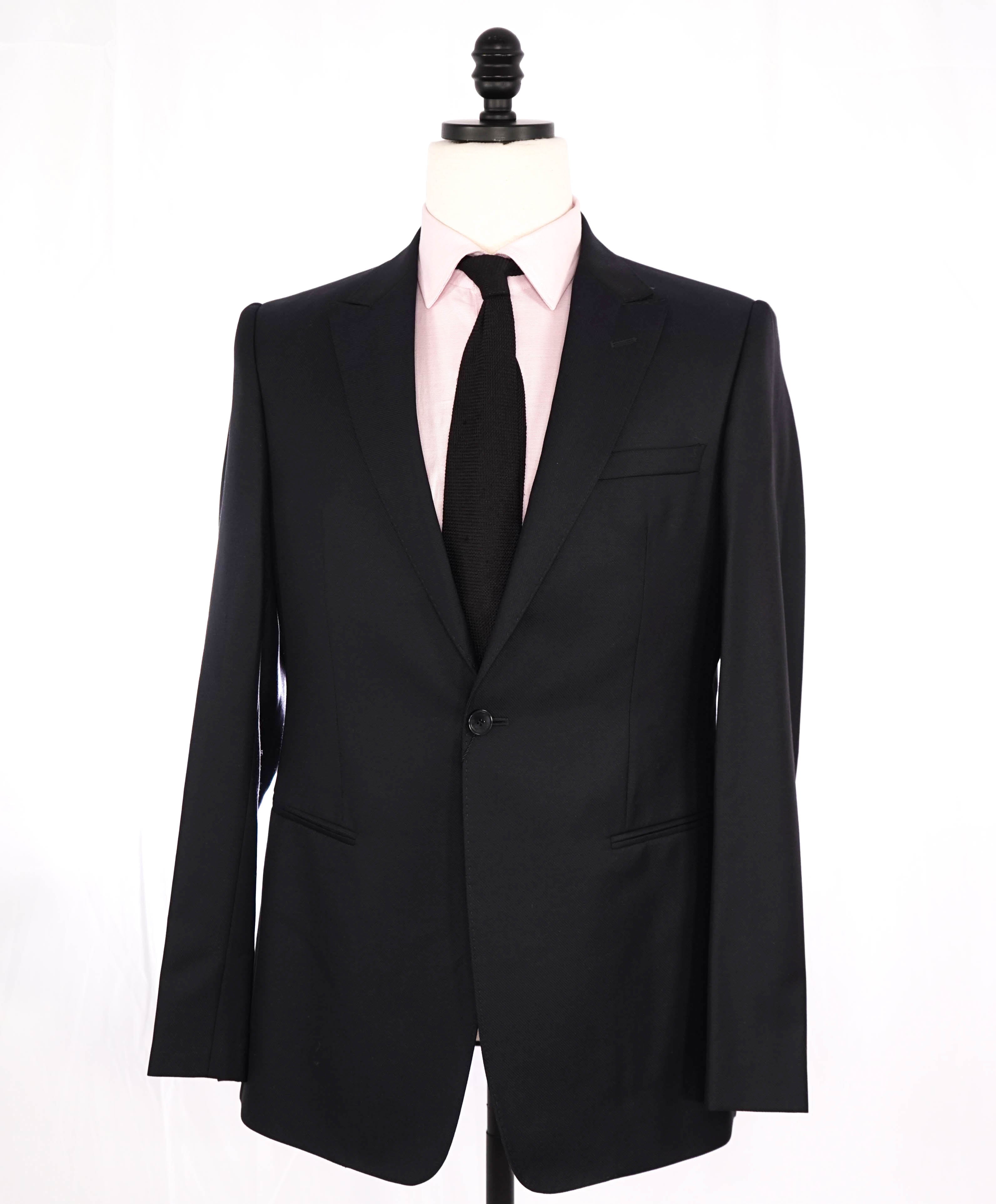 $1,995 EMPORIO ARMANI - 1-Btn "SUPREME" Super 130's  “G LINE” Black Suit - 40R