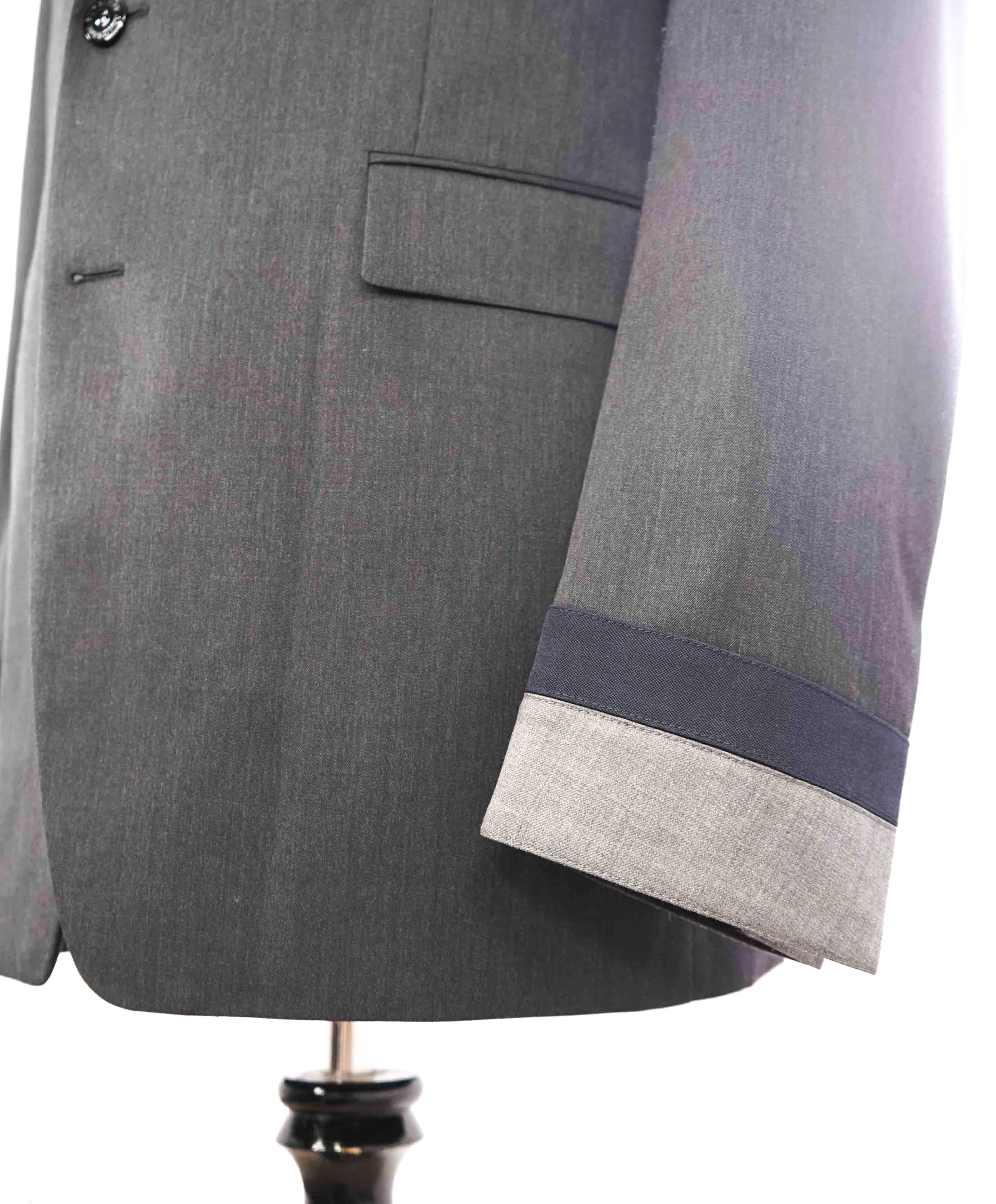 $2,050 BURBERRY - COLOR BLOCK Logo Gray/Black SLIM Blazer -