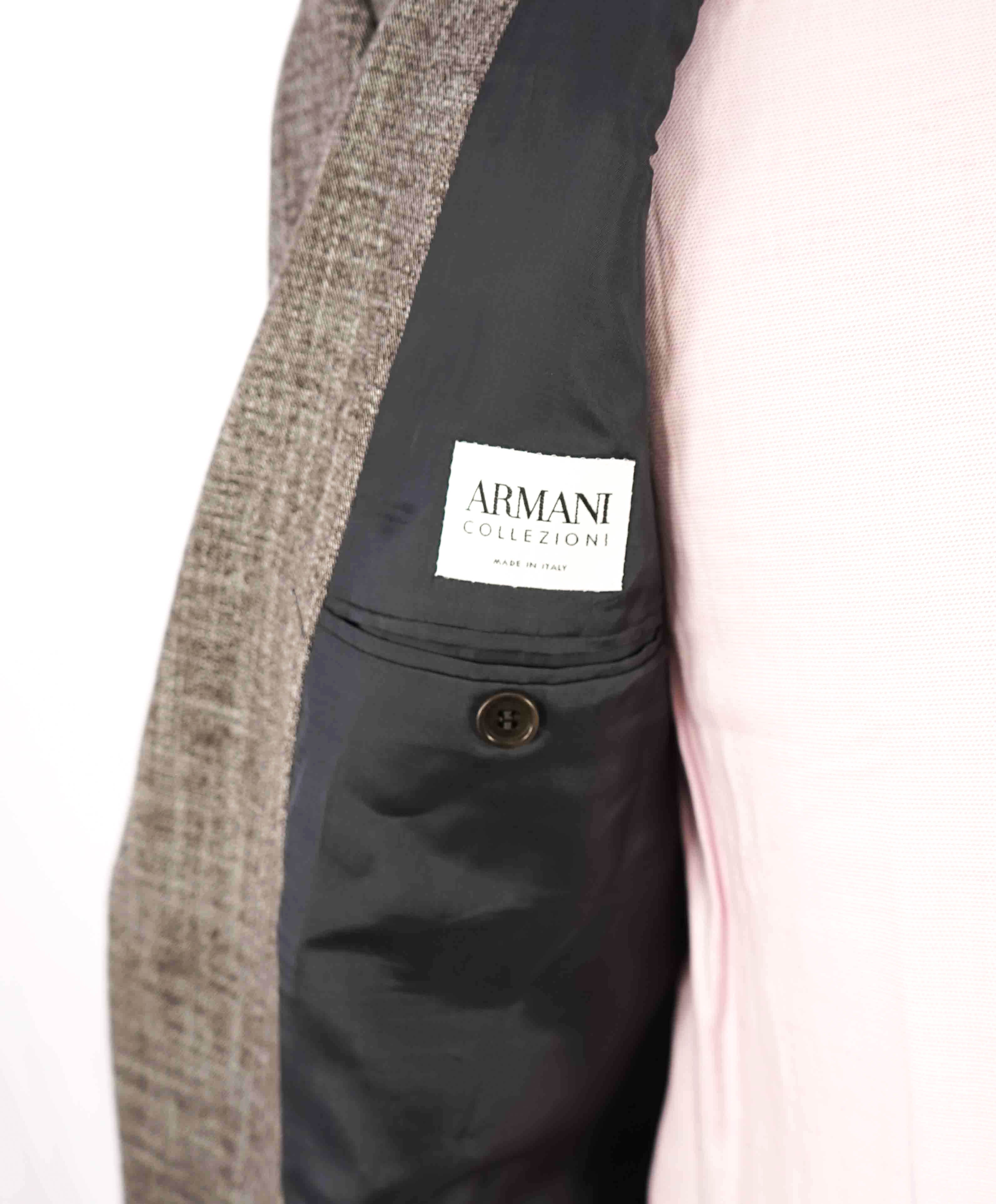 $1,495 ARMANI COLLEZIONI - Gray Sharkskin Notch Lapel Blazer - 44L