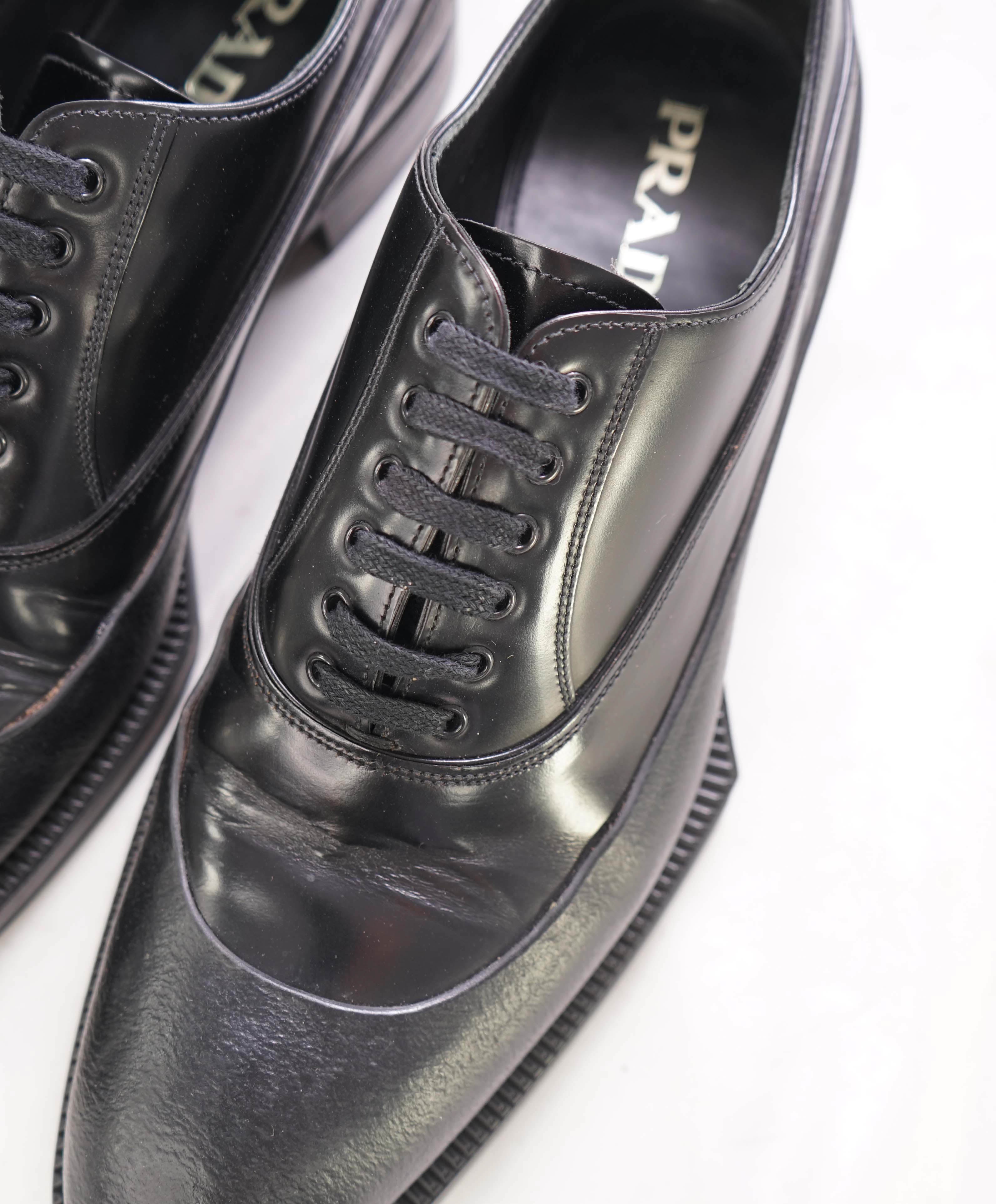 $1,320 PRADA - Black Leather Brogue Mixed-Media Lug Sole Oxfords - 10.5 US (9.5 Prada)