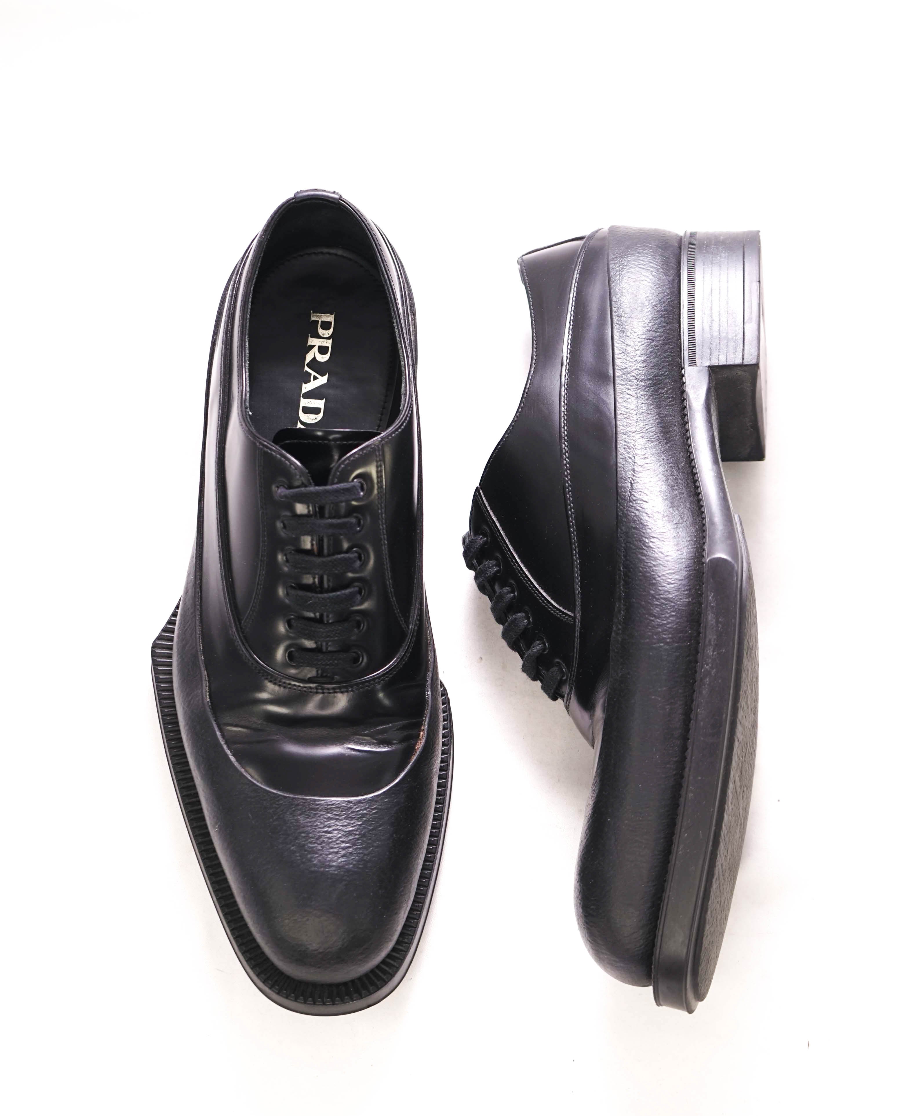 $1,320 PRADA - Black Leather Brogue Mixed-Media Lug Sole Oxfords - 10.5 US (9.5 Prada)