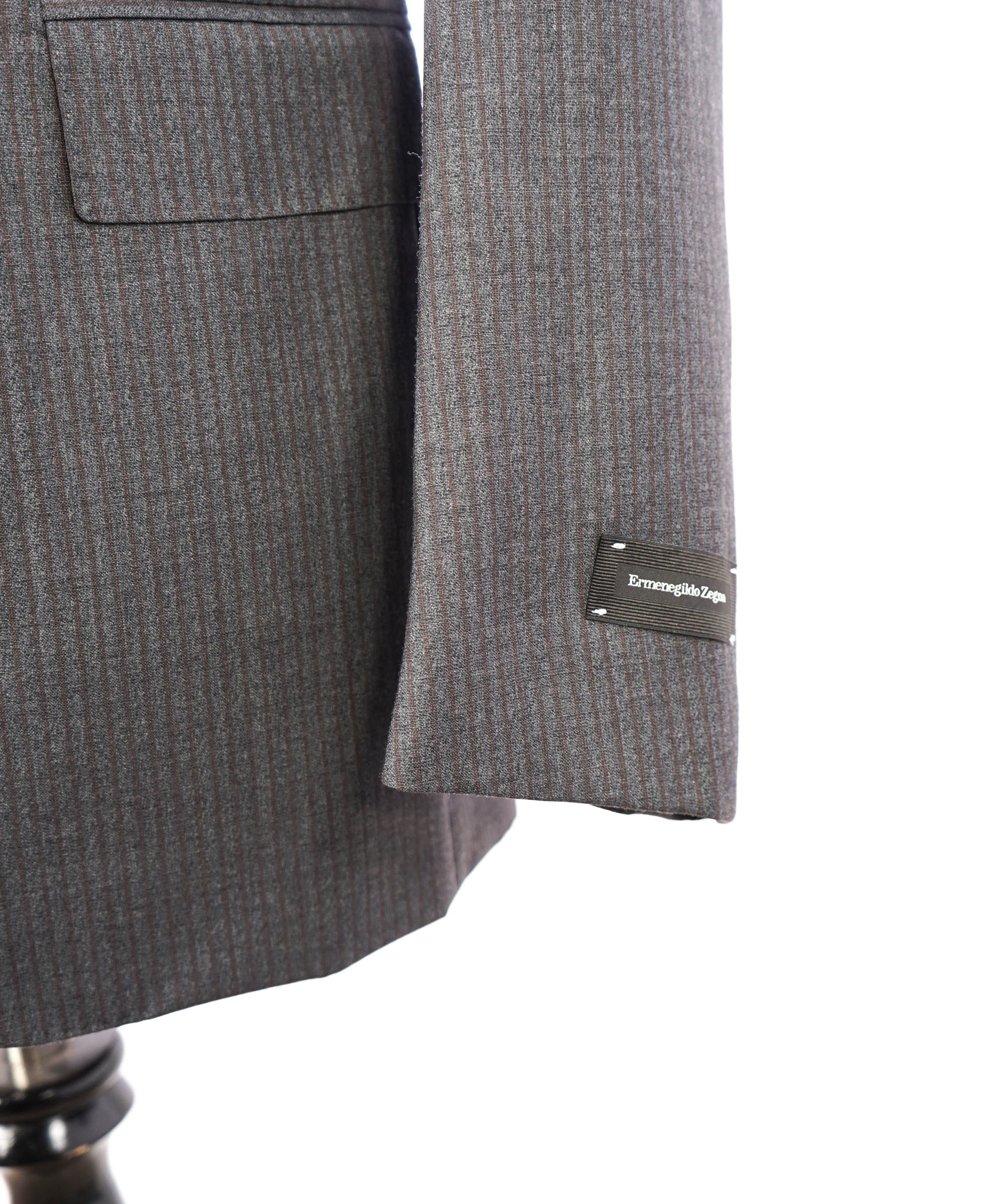 $2,695 ERMENEGILDO ZEGNA - Gray/Brown Textured Flannel Blazer - 42R