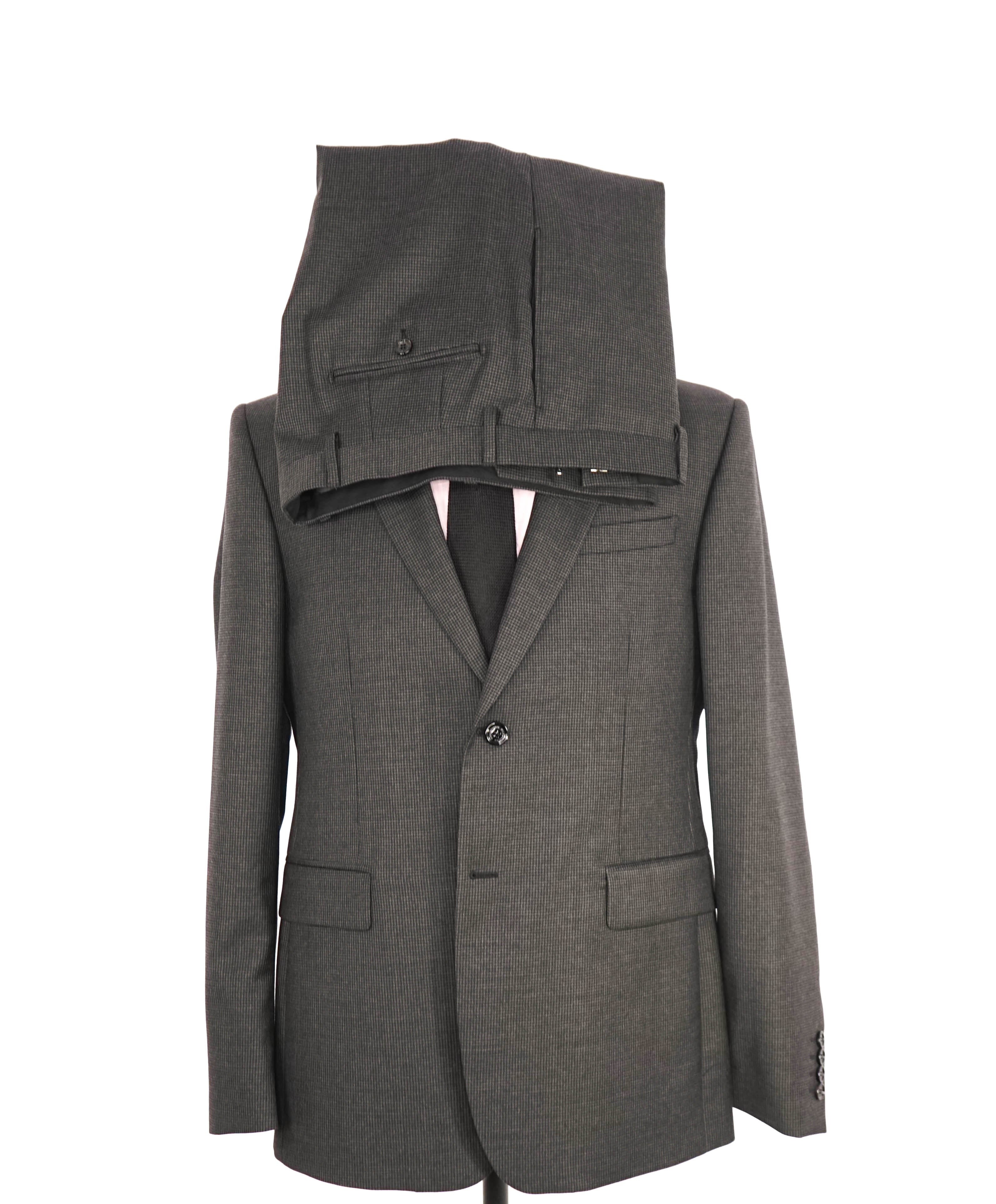 $2,395 BURBERRY LONDON - Made In Italy Wool Charcoal Houndstooth "MILBURY" Suit - 44R