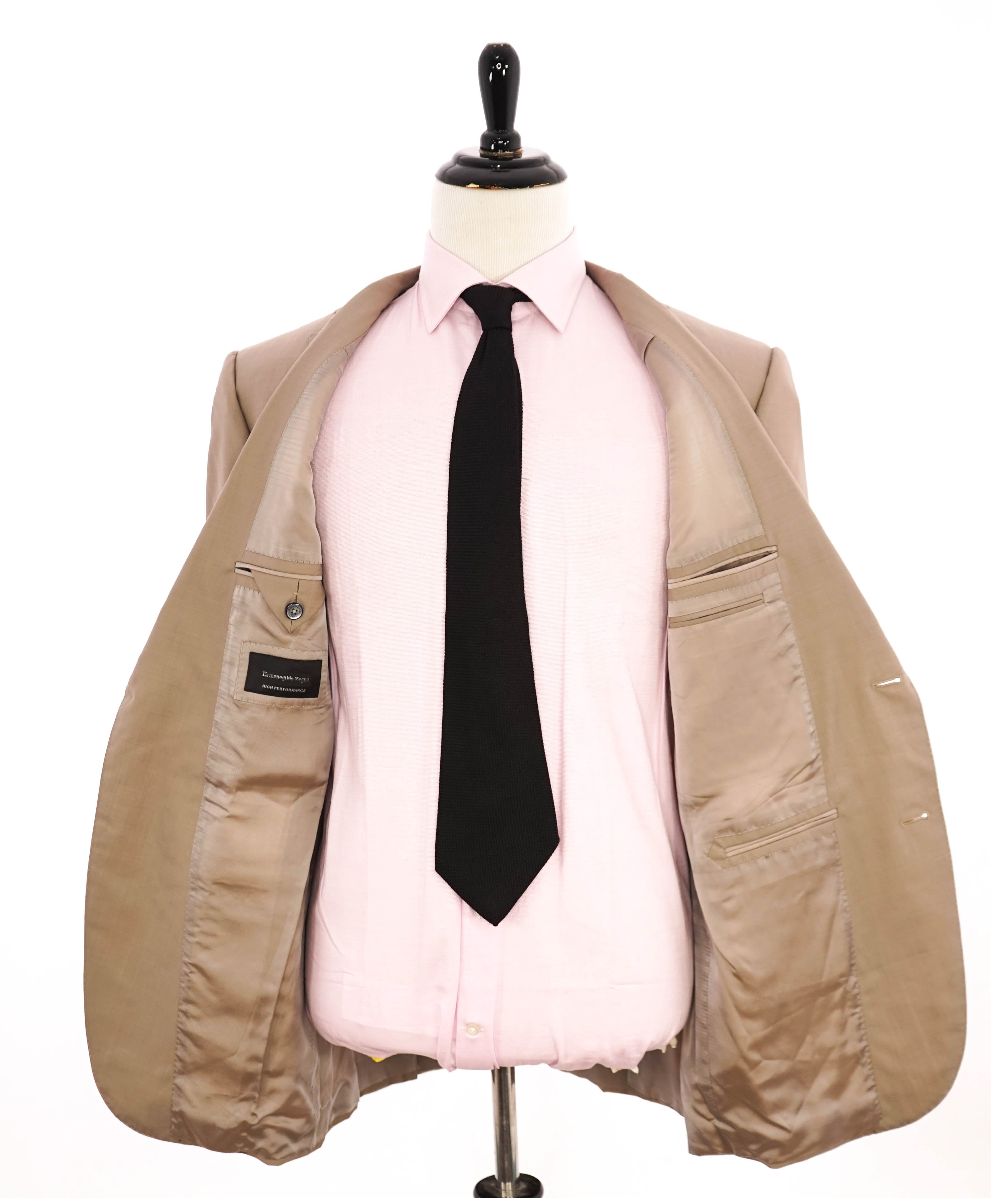 $3,290 ERMENEGILDO ZEGNA-“HIGH PERFORMANCE” Beige Blazer- 44L