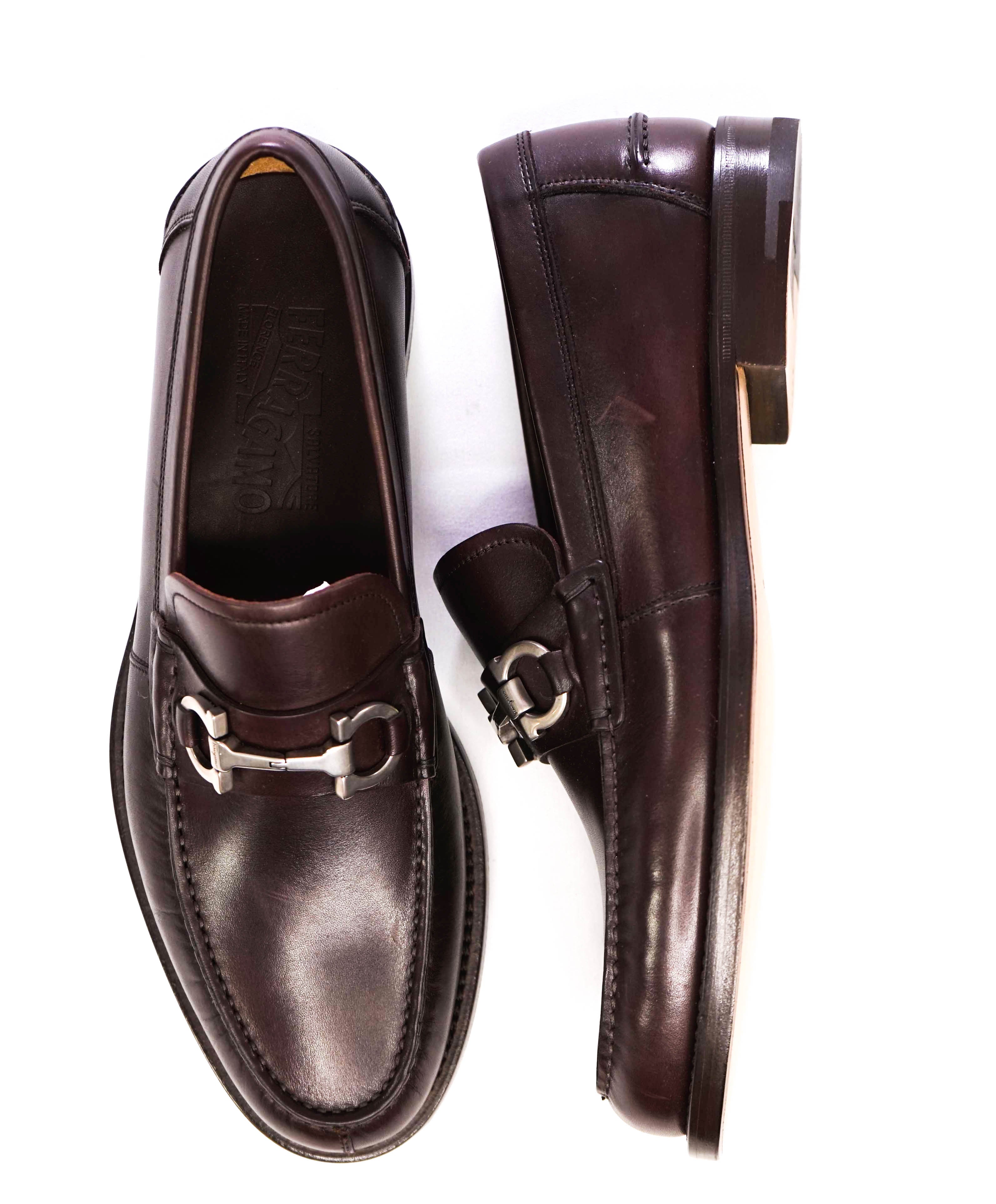 $950 SALVATORE FERRAGAMO - “FORT ROYALE" Gancini Bit Loafer Brown Leather - 8 EEE