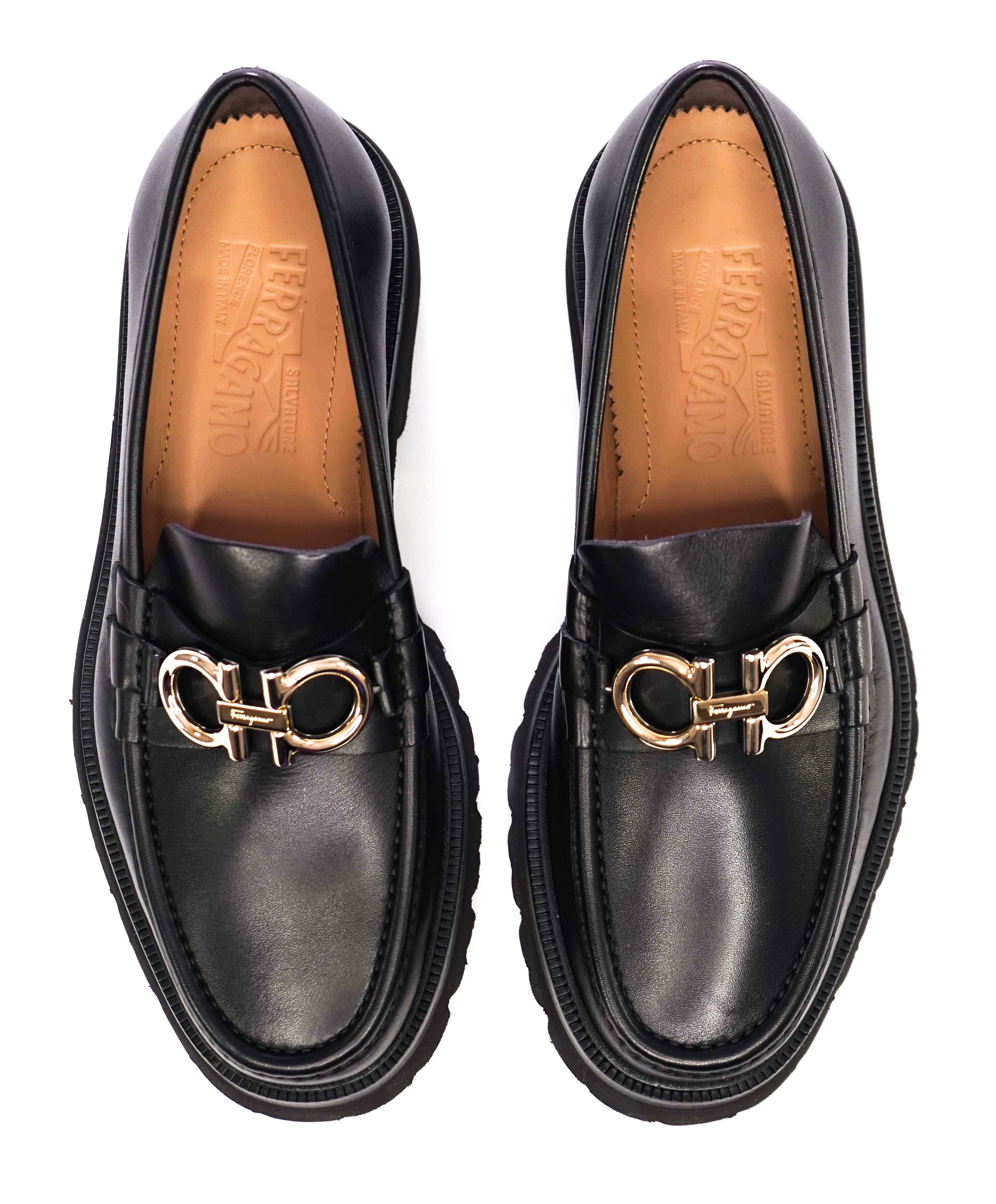 $930 SALVATORE FERRAGAMO - *BLEEKER* Black Leather Lug Sole Loafer - 7 EEE US