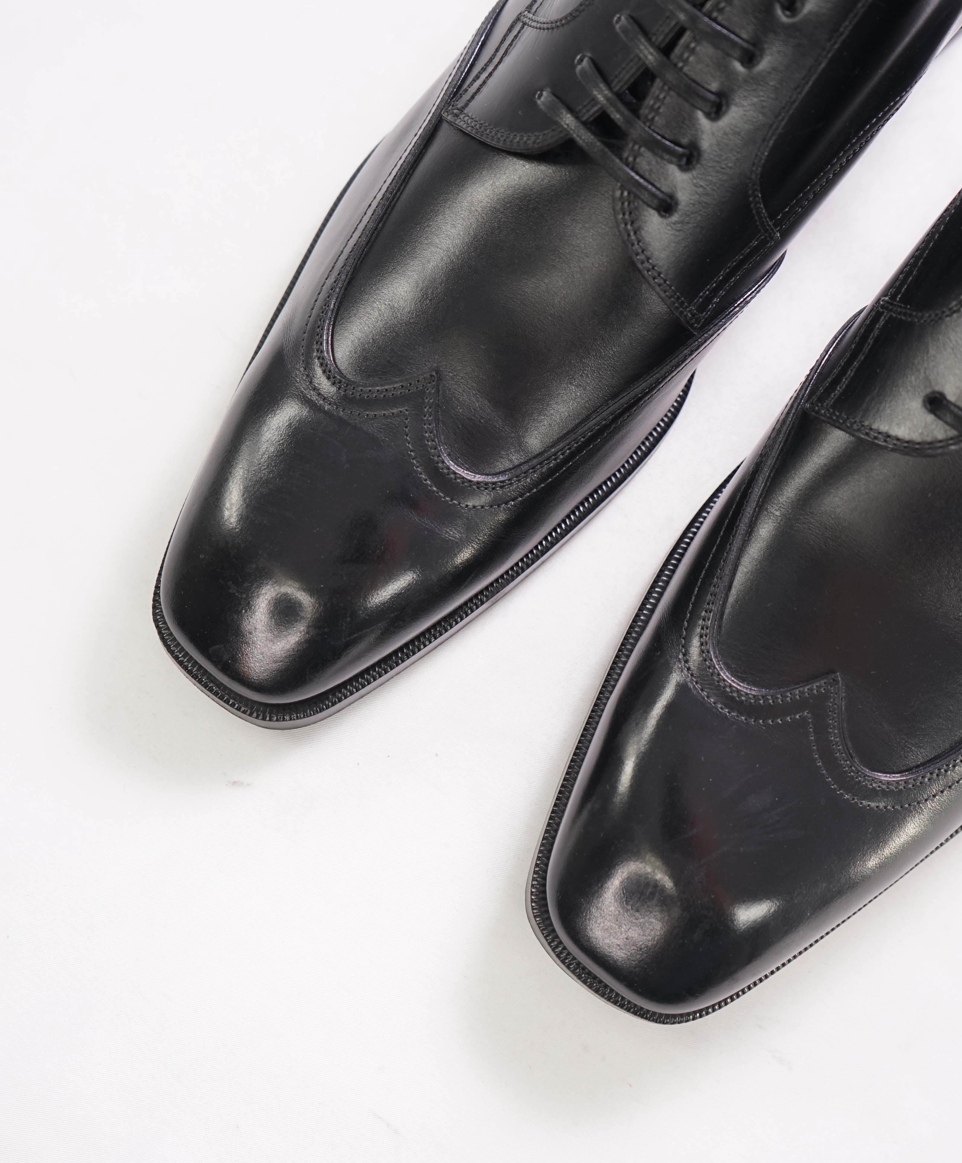 $1,890 TOM FORD - Black Wingtip Leather Oxfords - 9 US (8.5 Stamped on shoe)