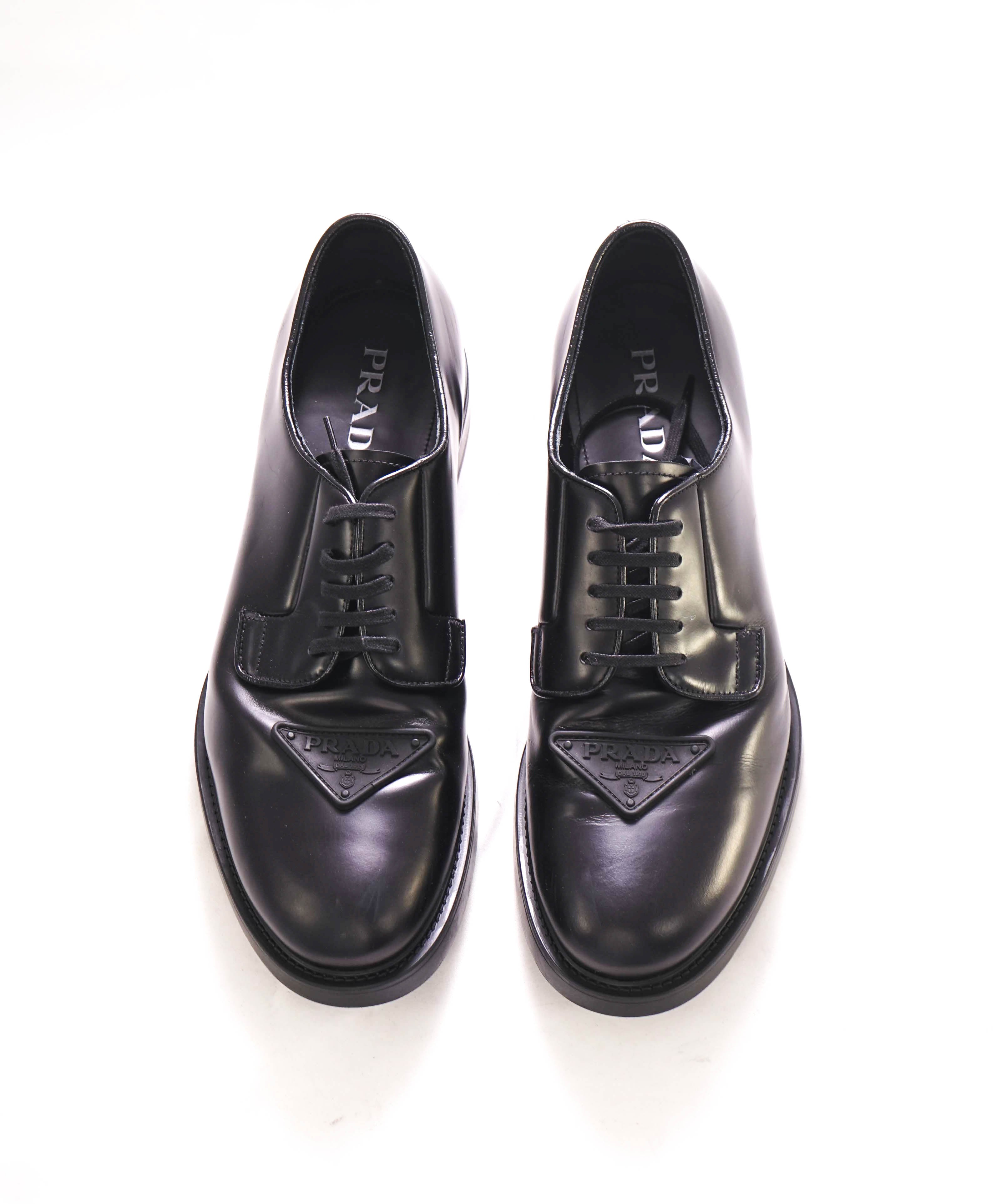 $1,150 PRADA - Black Brushed Triangle Plaque Leather Derby Lace-Ups - 11 US (10 Prada)