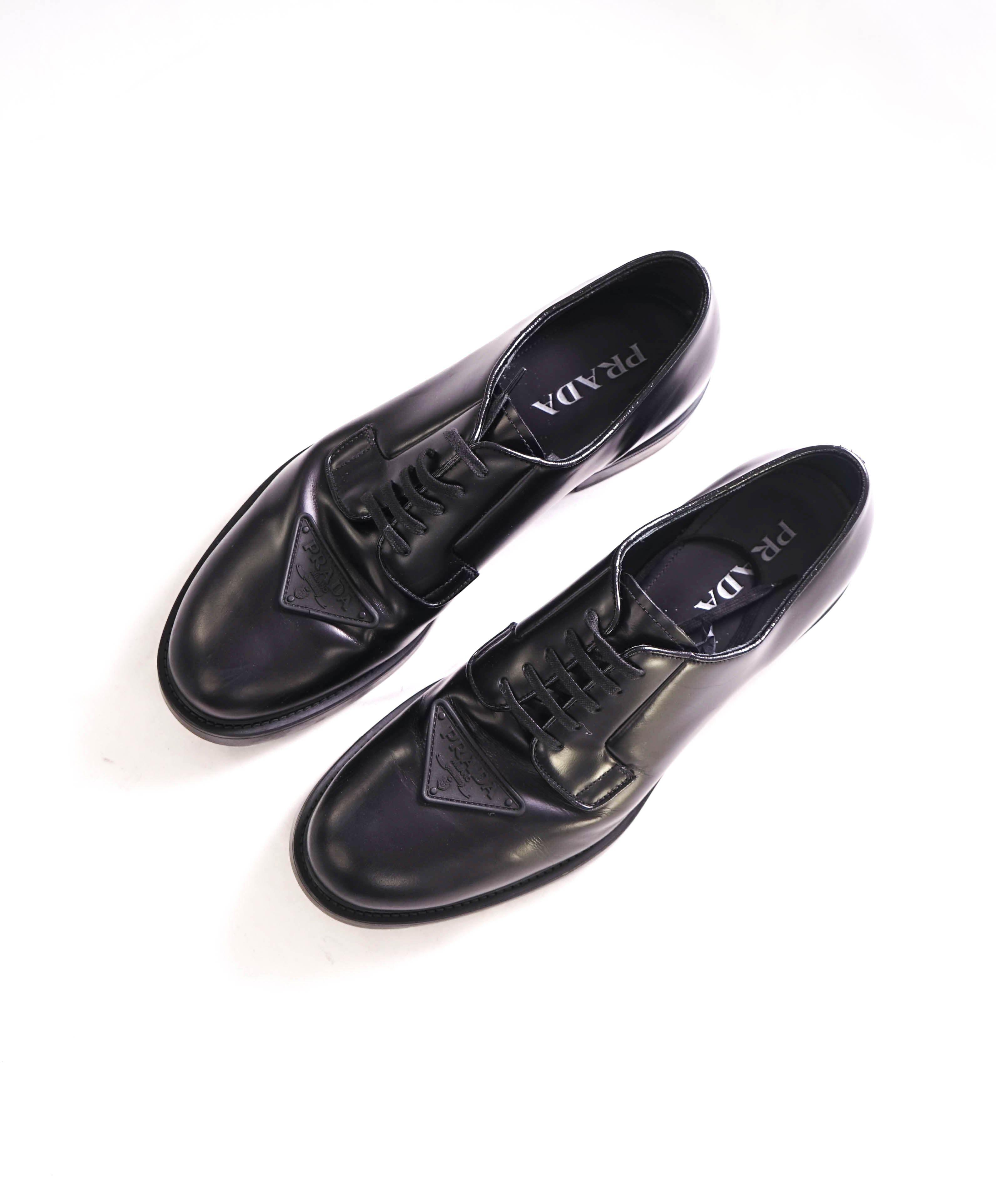 $1,150 PRADA - Black Brushed Triangle Plaque Leather Derby Lace-Ups - 11 US (10 Prada)