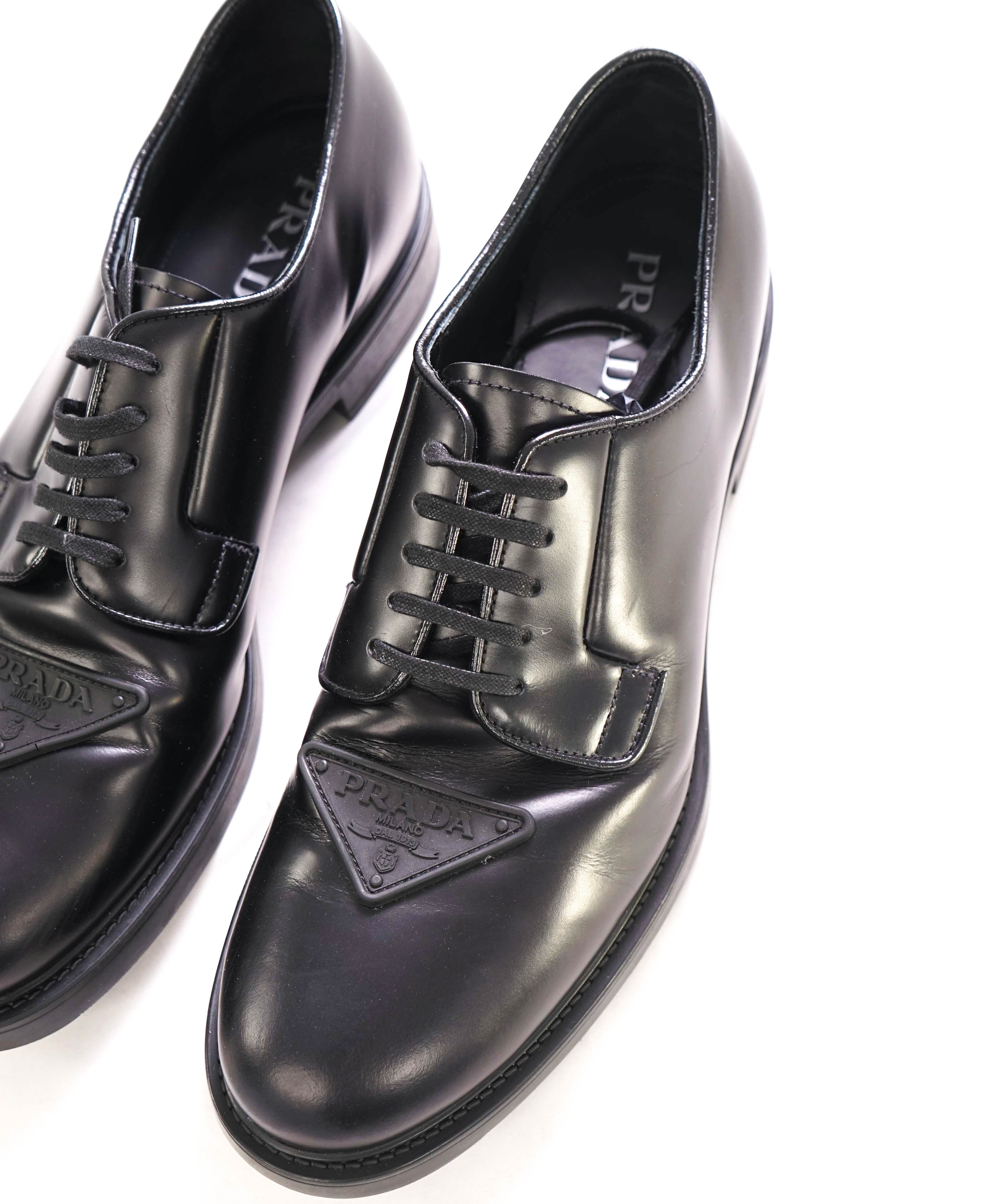 $1,150 PRADA - Black Brushed Triangle Plaque Leather Derby Lace-Ups - 11 US (10 Prada)