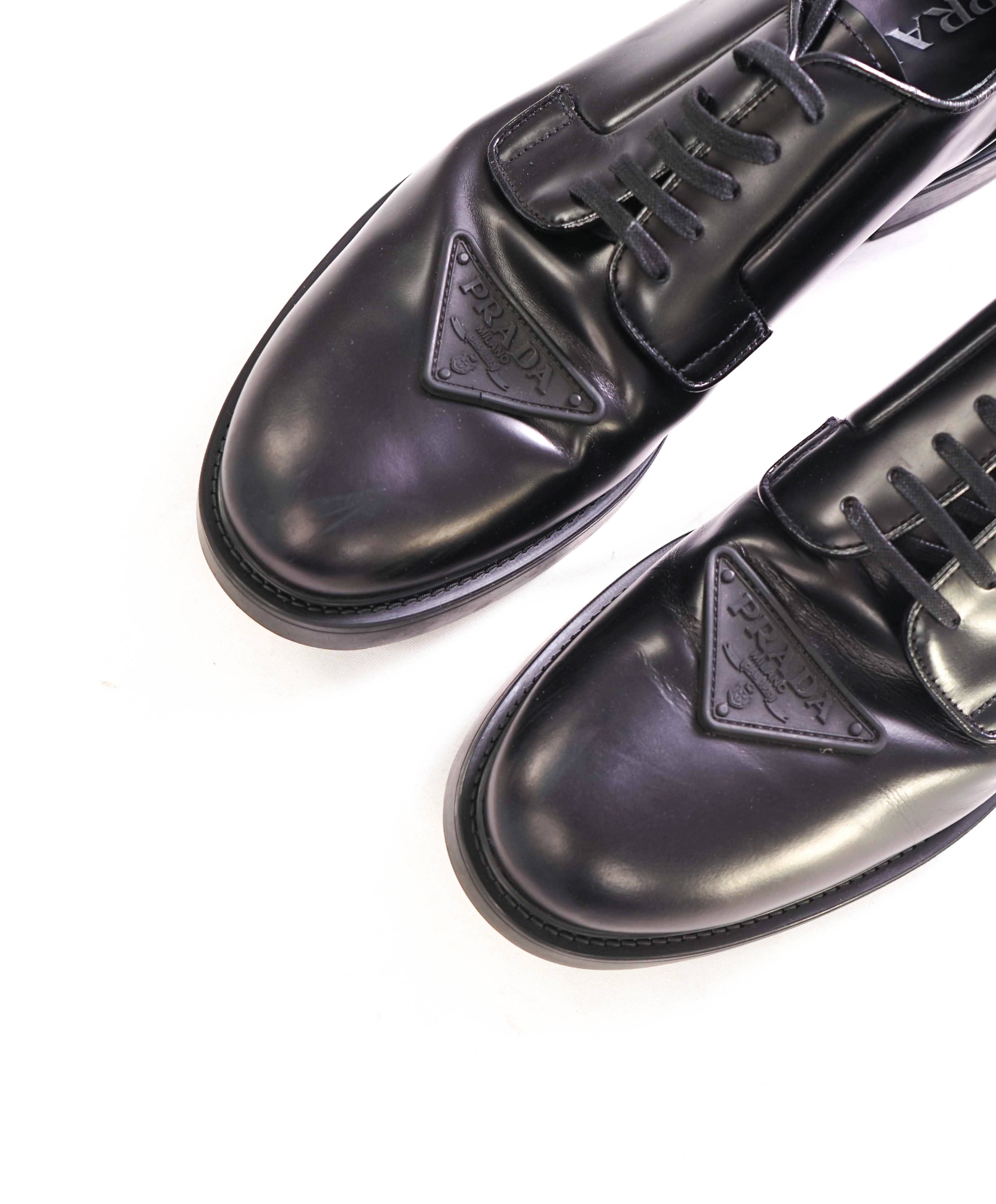 $1,150 PRADA - Black Brushed Triangle Plaque Leather Derby Lace-Ups - 11 US (10 Prada)