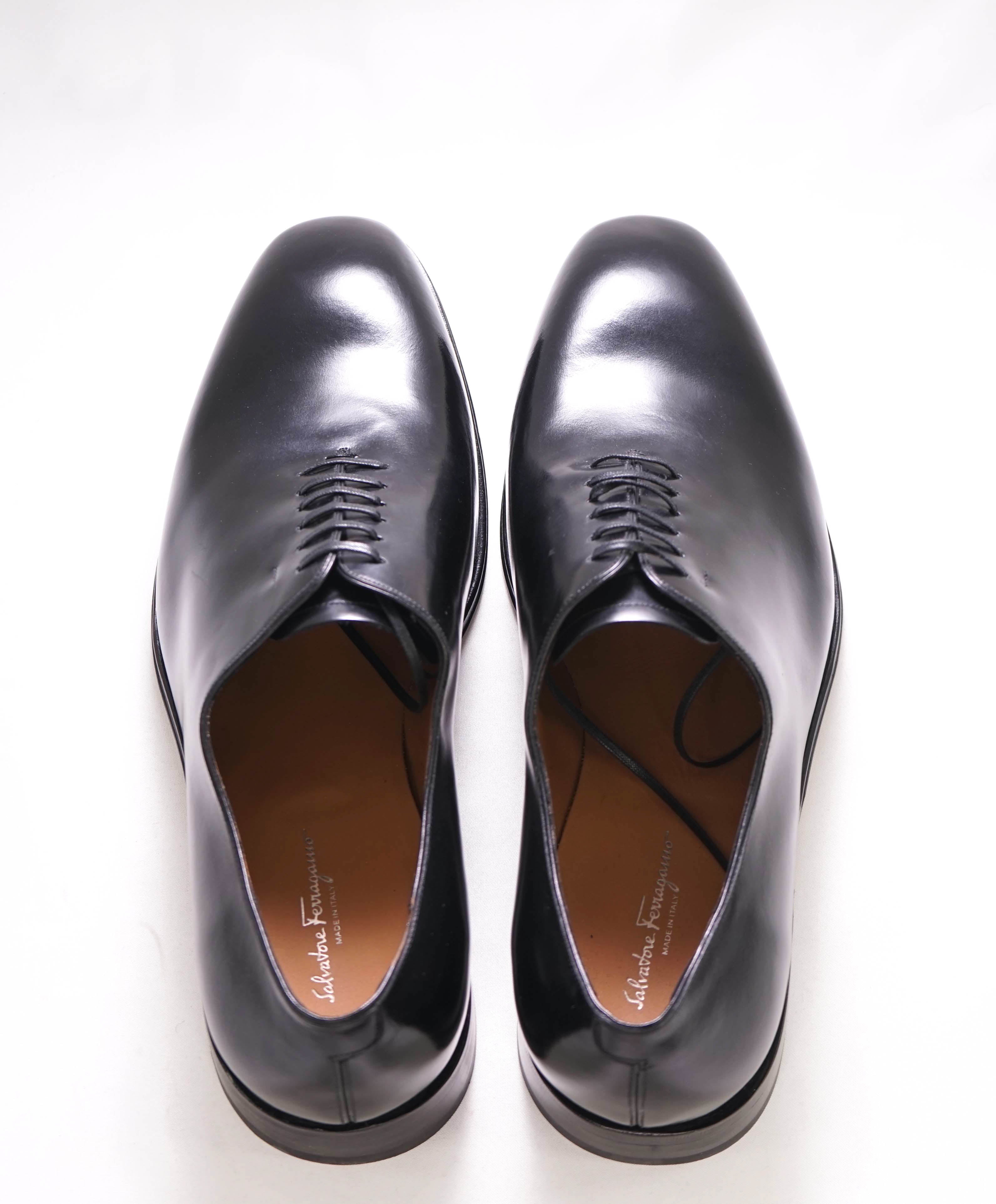 $1,395 SALVATORE FERRAGAMO - "CARMELO Tramezza" Black Whole-Cut Silhouette Oxfords - 11.5 EE