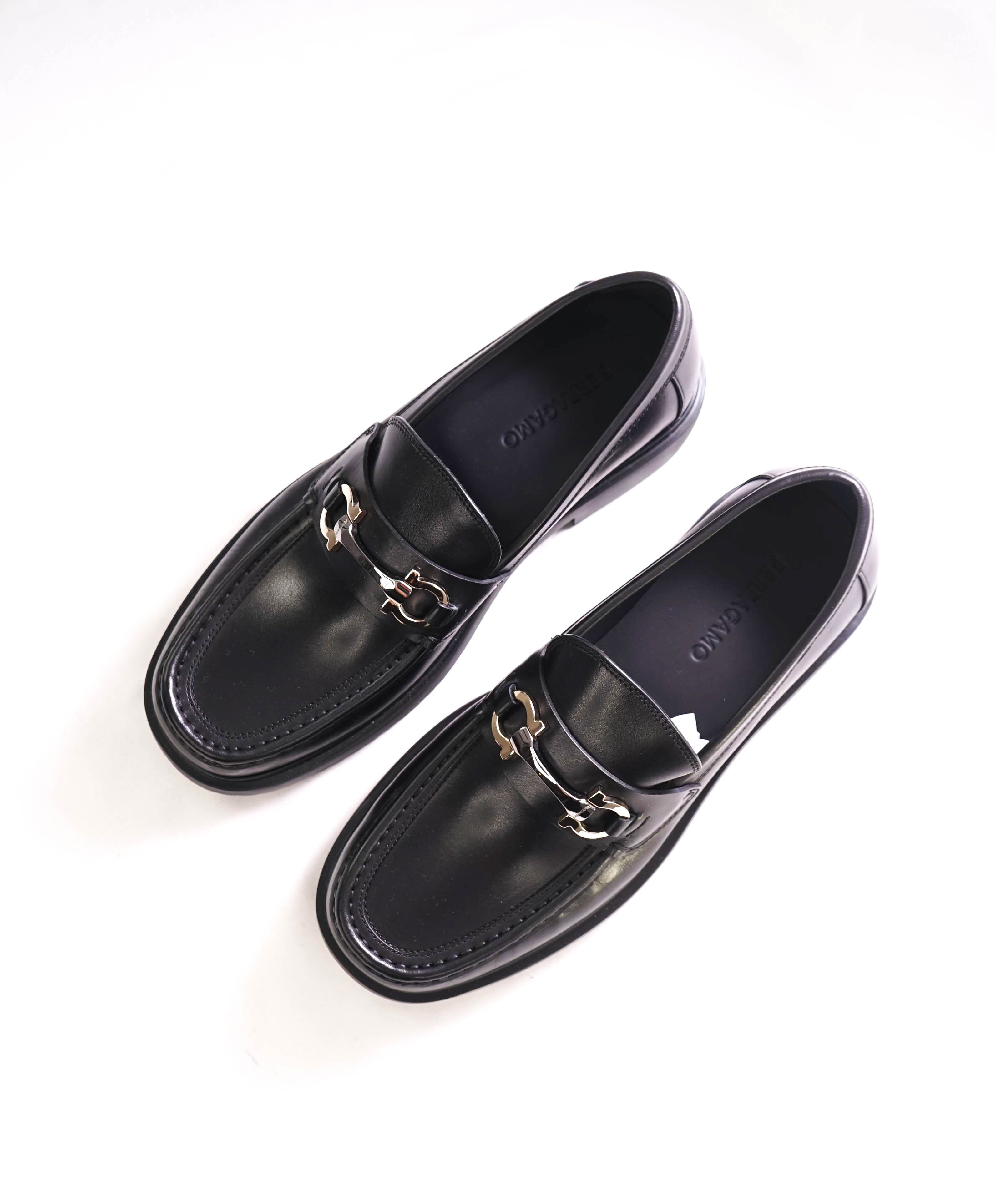 $879 SALVATORE FERRAGAMO - *DUGLAS* Black Lug Sole Gancini Loafer - 11 E US