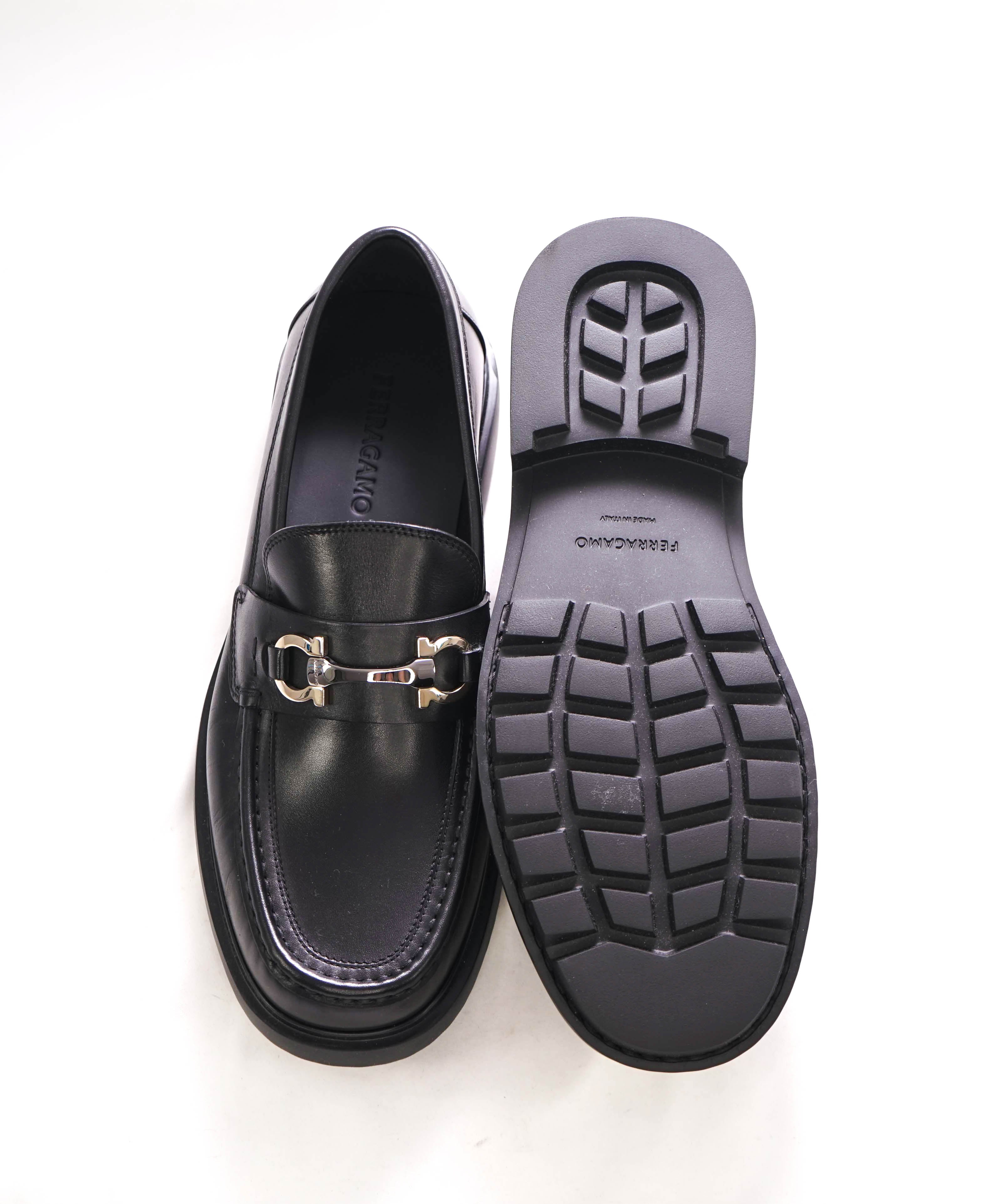 $879 SALVATORE FERRAGAMO - *DUGLAS* Black Lug Sole Gancini Loafer - 11 E US