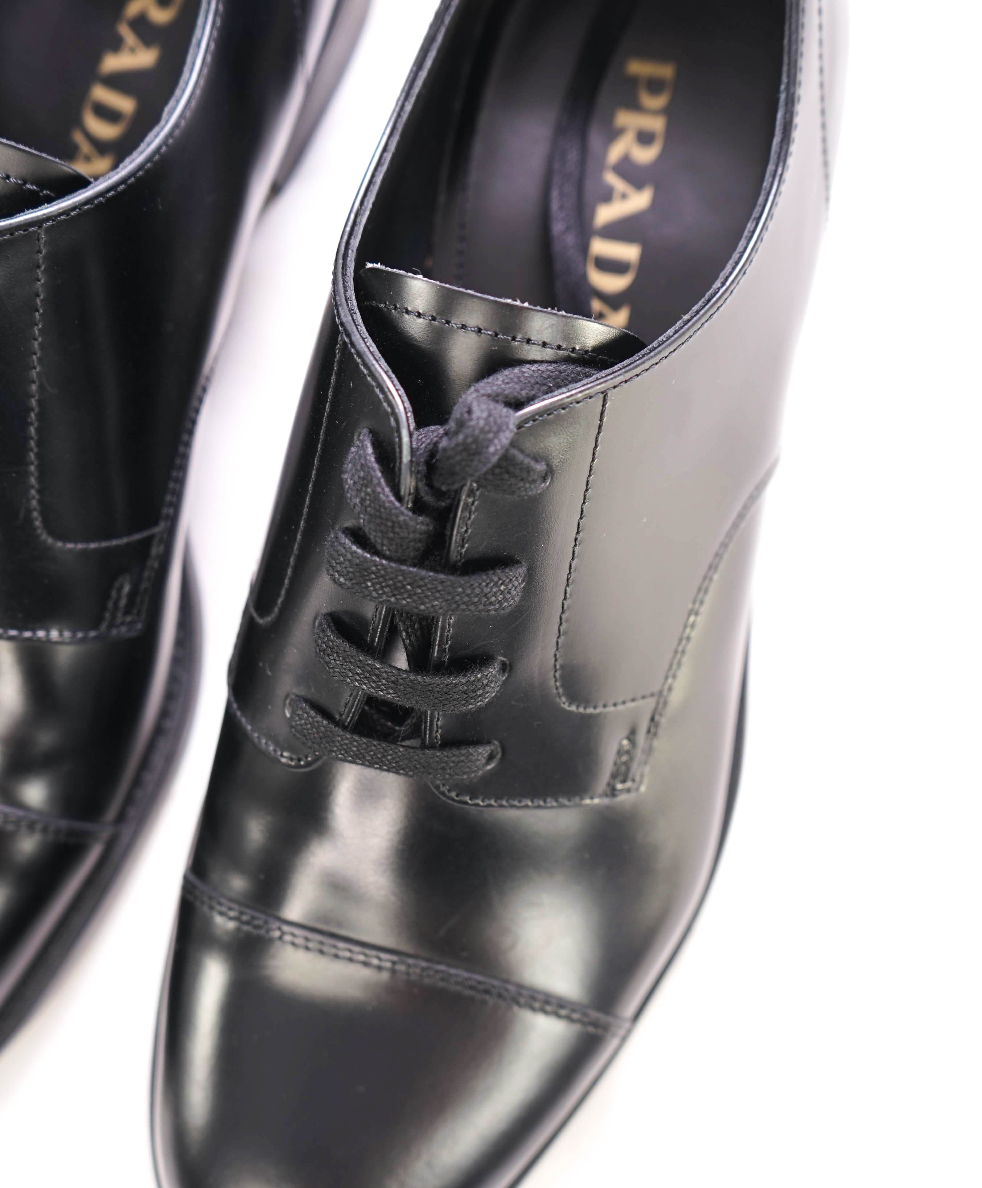 $980 PRADA - Brushed Leather Cap Toe Oxfords W Logo - 9 US (8 Prada)