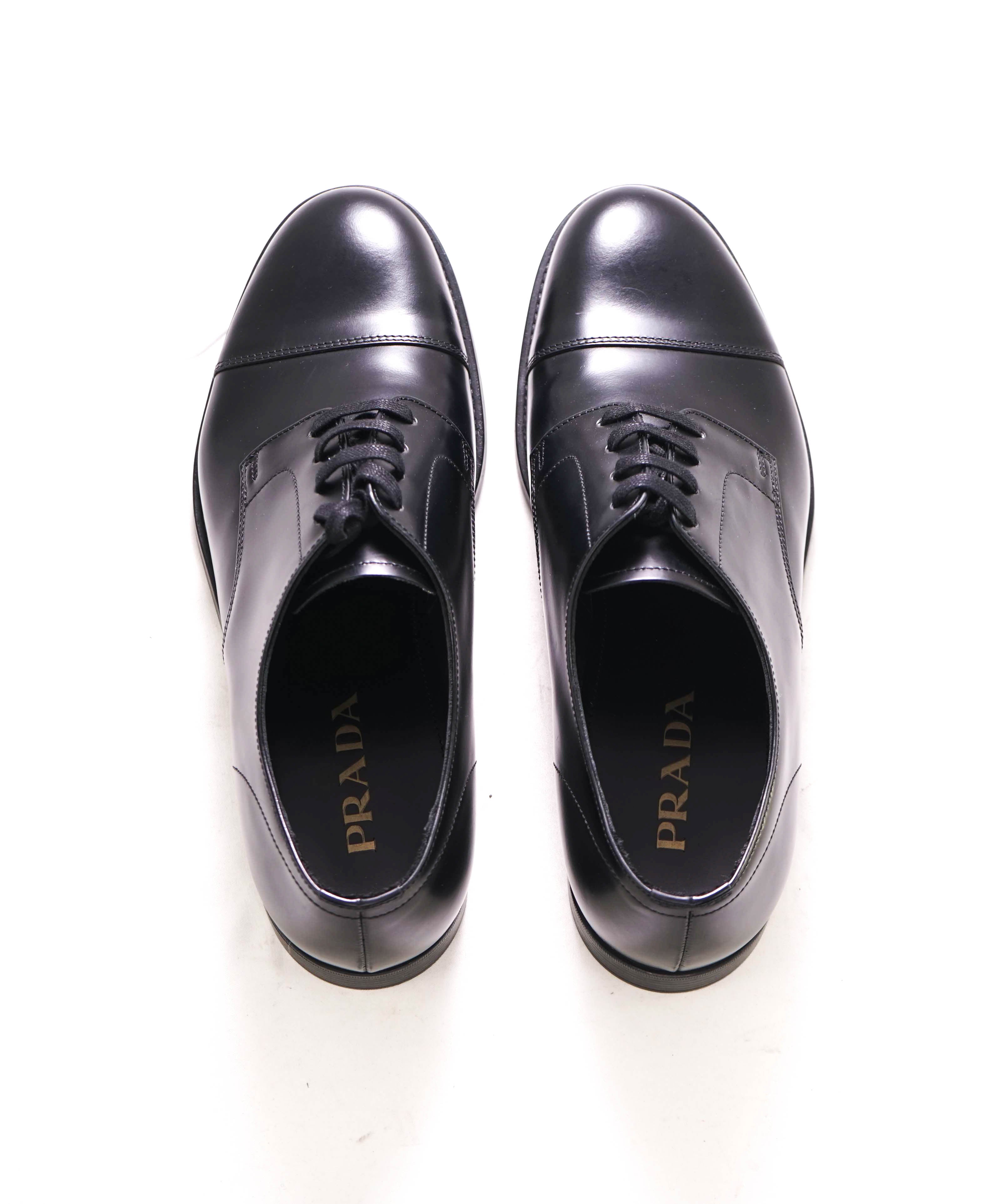 $980 PRADA - Brushed Leather Cap Toe Oxfords W Logo - 9 US (8 Prada)