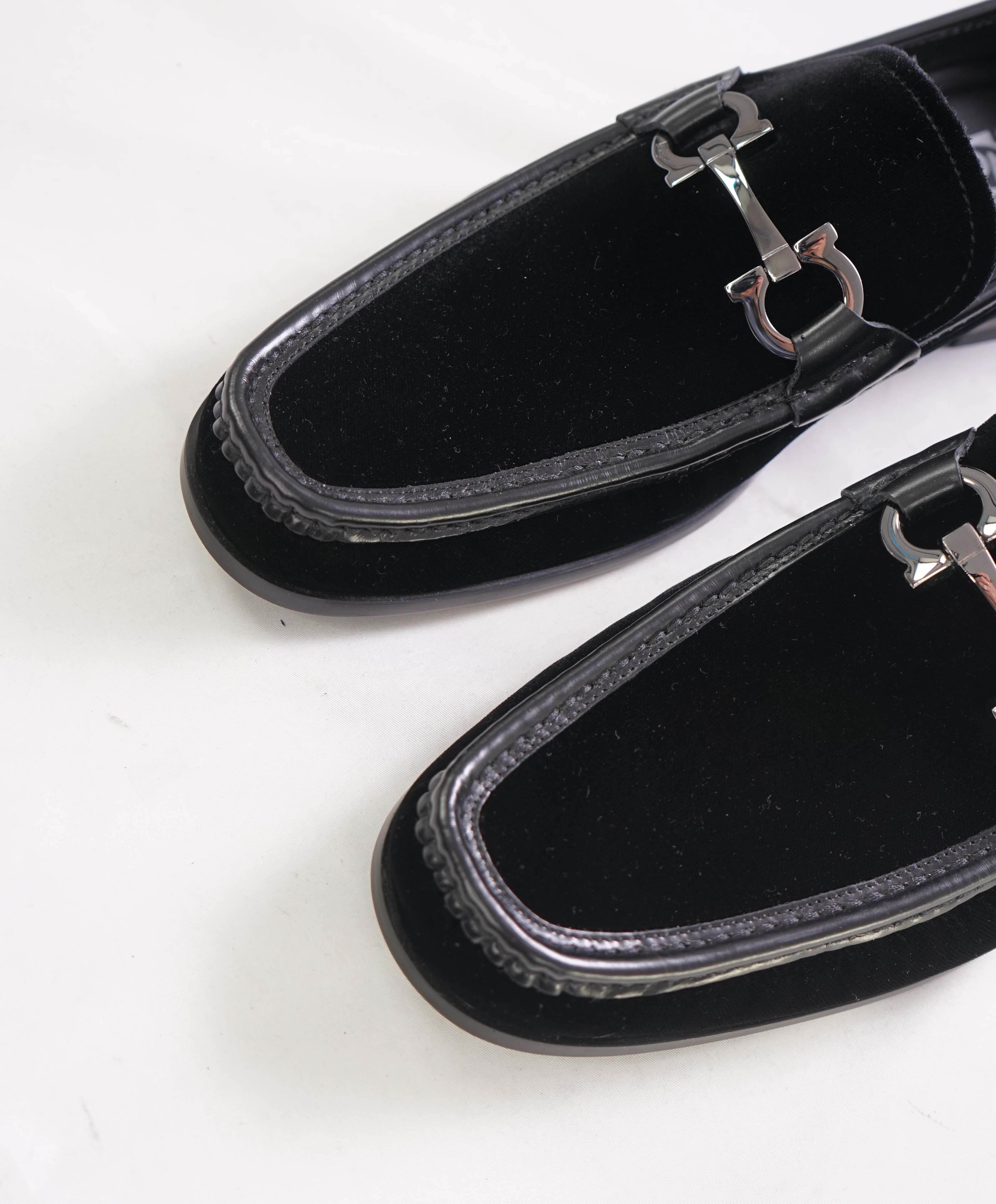 $895 SALVATORE FERRAGAMO - “GRANDIOSO" Gancini Bit Loafer Black Velvet Loafers - 10 E